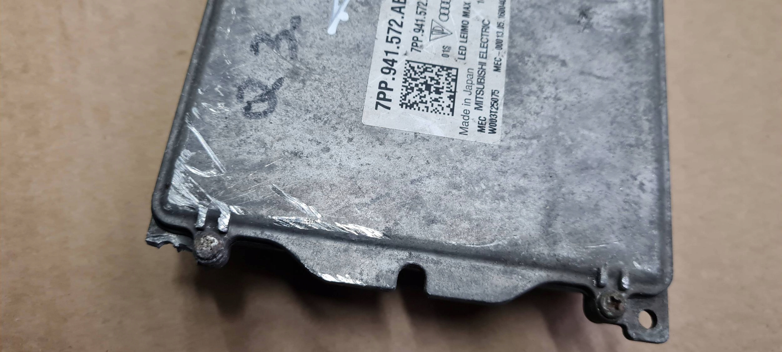 A4 B9 8W Конвертер модуль full led 7PP941572AB