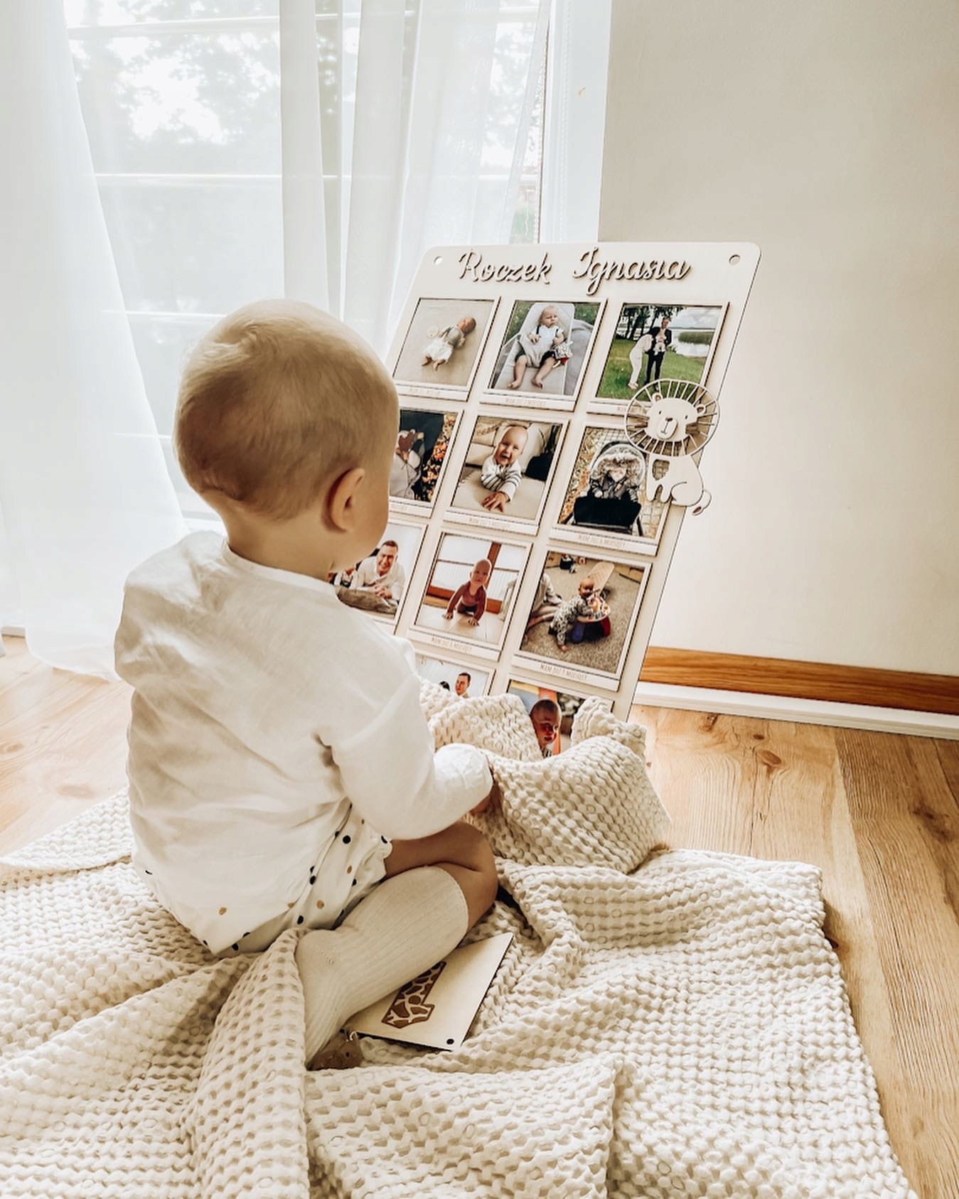 Tablica roczkowa na zdjęcia roczek z ramkami