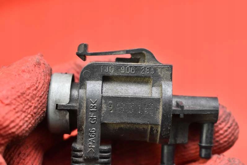 клапан давления vw Audi SKODA 1J0906283C