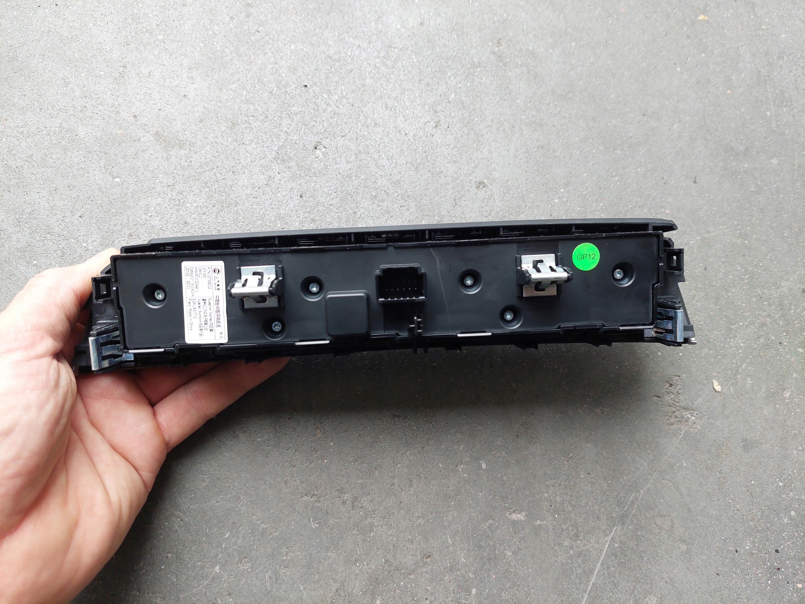 PANEL ovladac klimatizaci 10759213 MG HS a 1.5 T TGI
