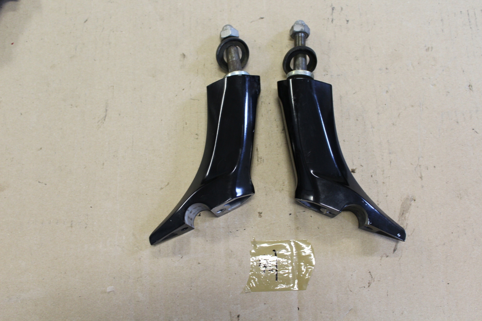 XV1900.RISERR - XV 1900 RAIDER ПОЛЬКА RISERY КРЕПЛЕНИЕ РУЛЕВОГО КОЛЕСА