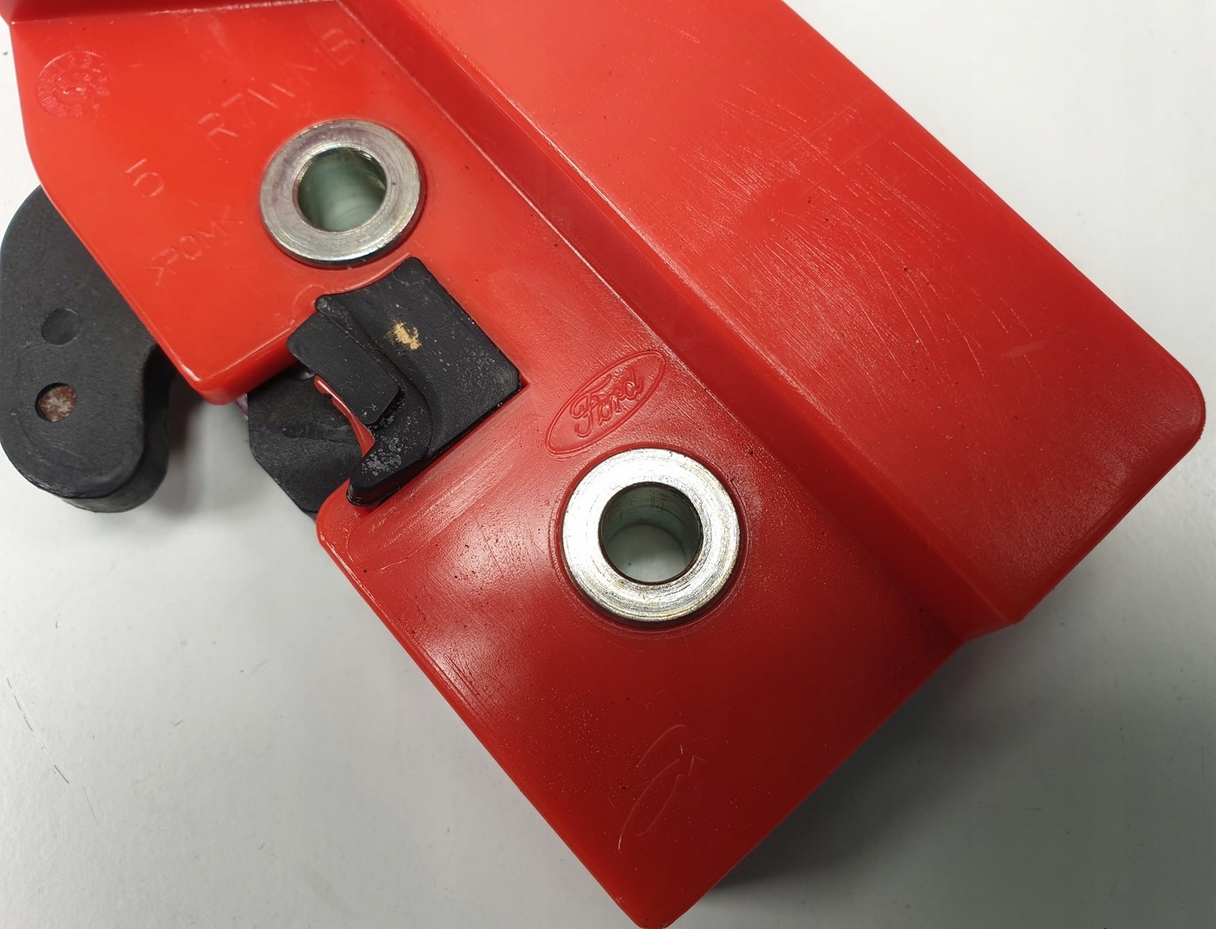 Замок спинки заднего сидения FORD Focus MK2