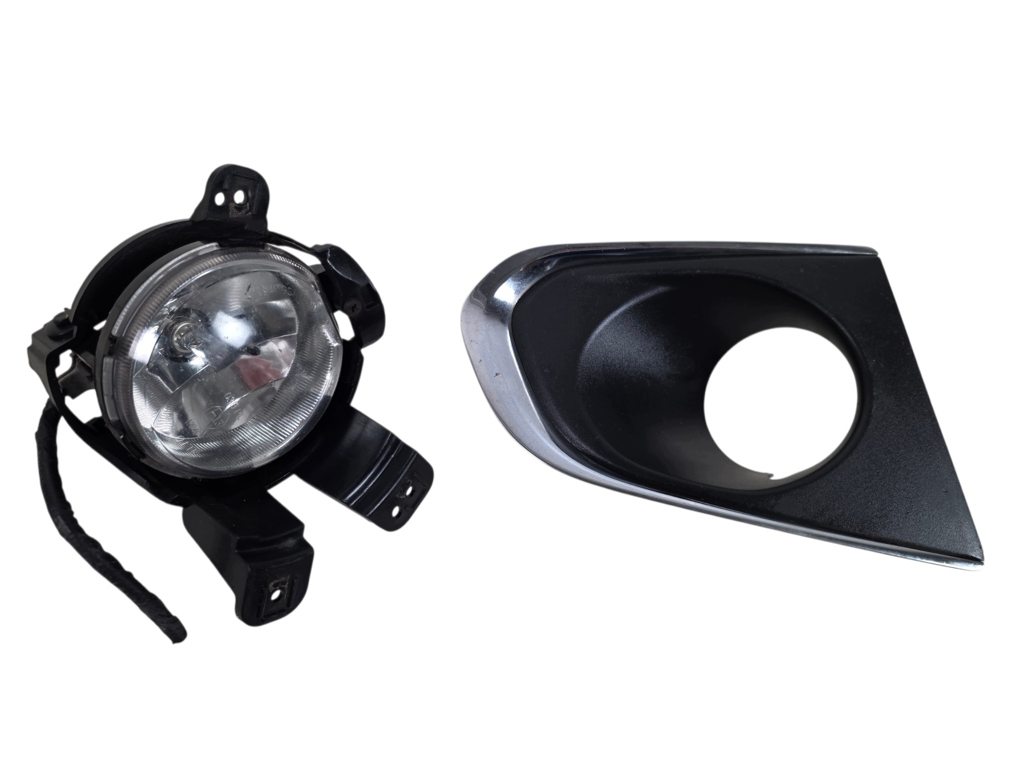 CHEVROLET TRAX 2013 fog light right + frame grid right ORG. 95015922