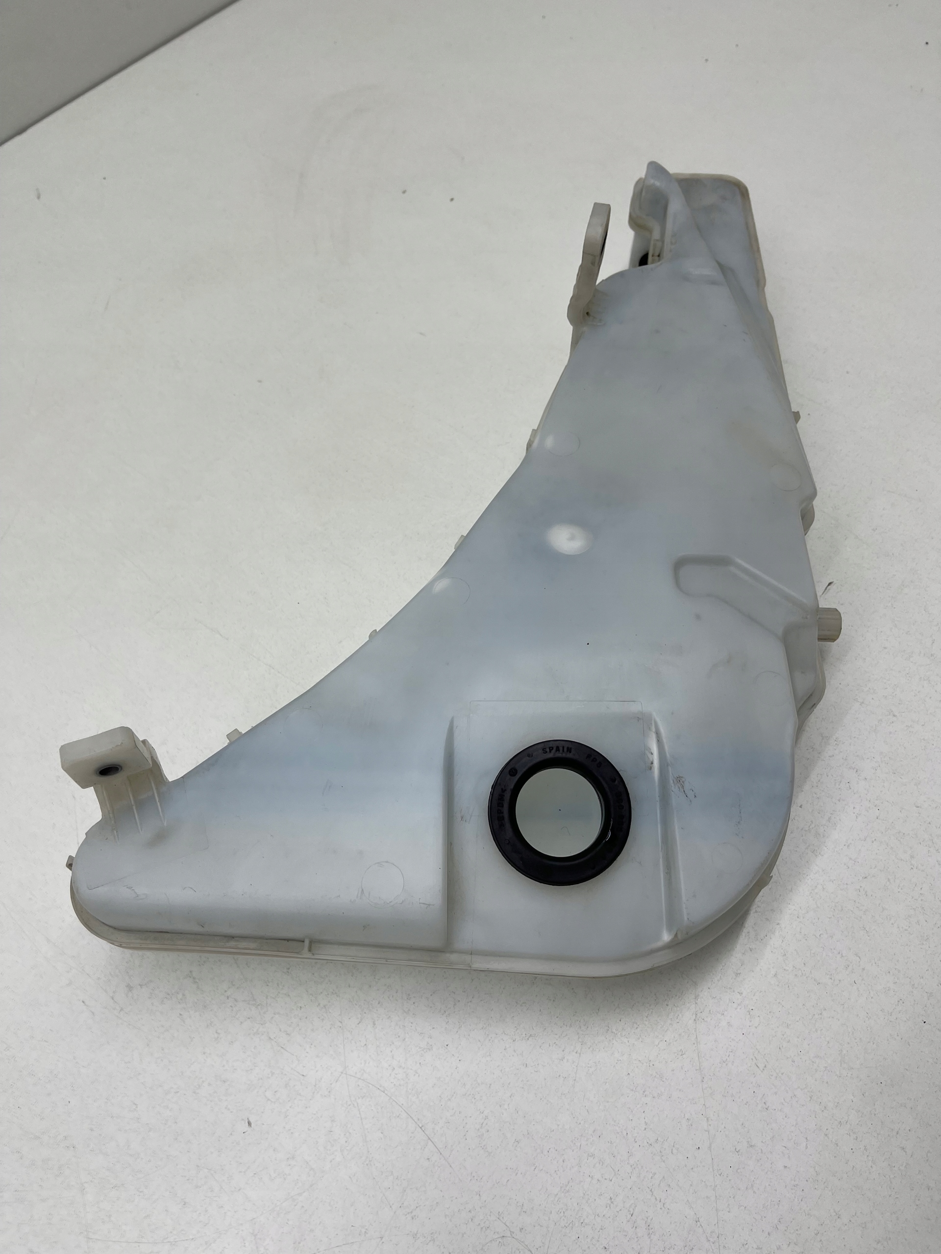 AUDI A6 C7 spremnik gasa mlaznice ispod XENON CALY original!
