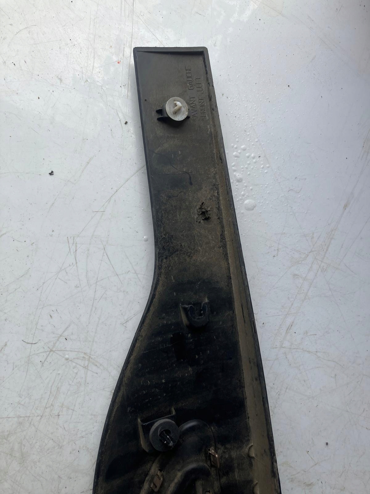 moulding door left front CITROEN C4 CACTUS LIFT 9823415677