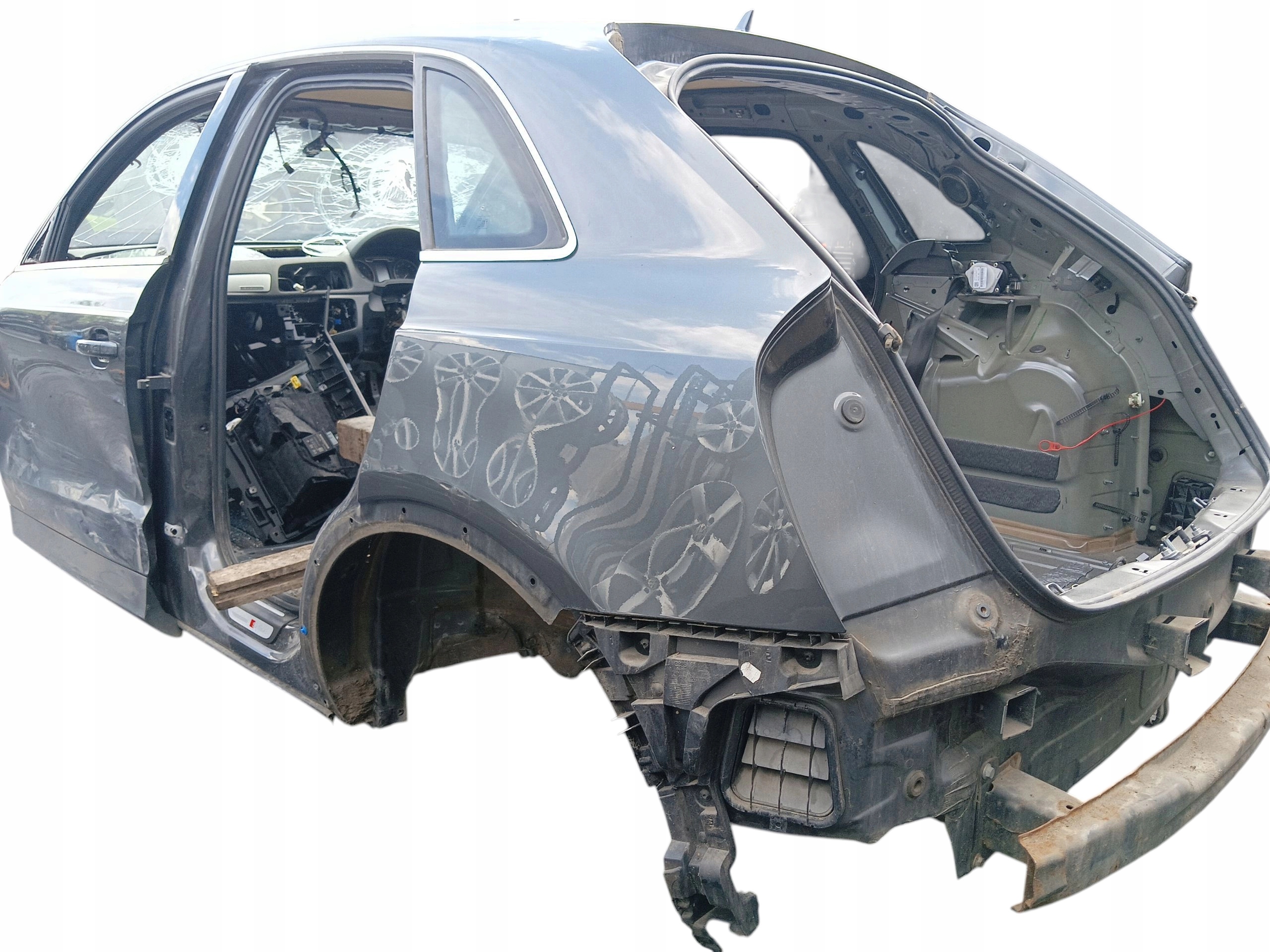 parafango sinistra posteriore AUDI Q3 e 8U (2011-2014) KOD LAKIERU LZ7S