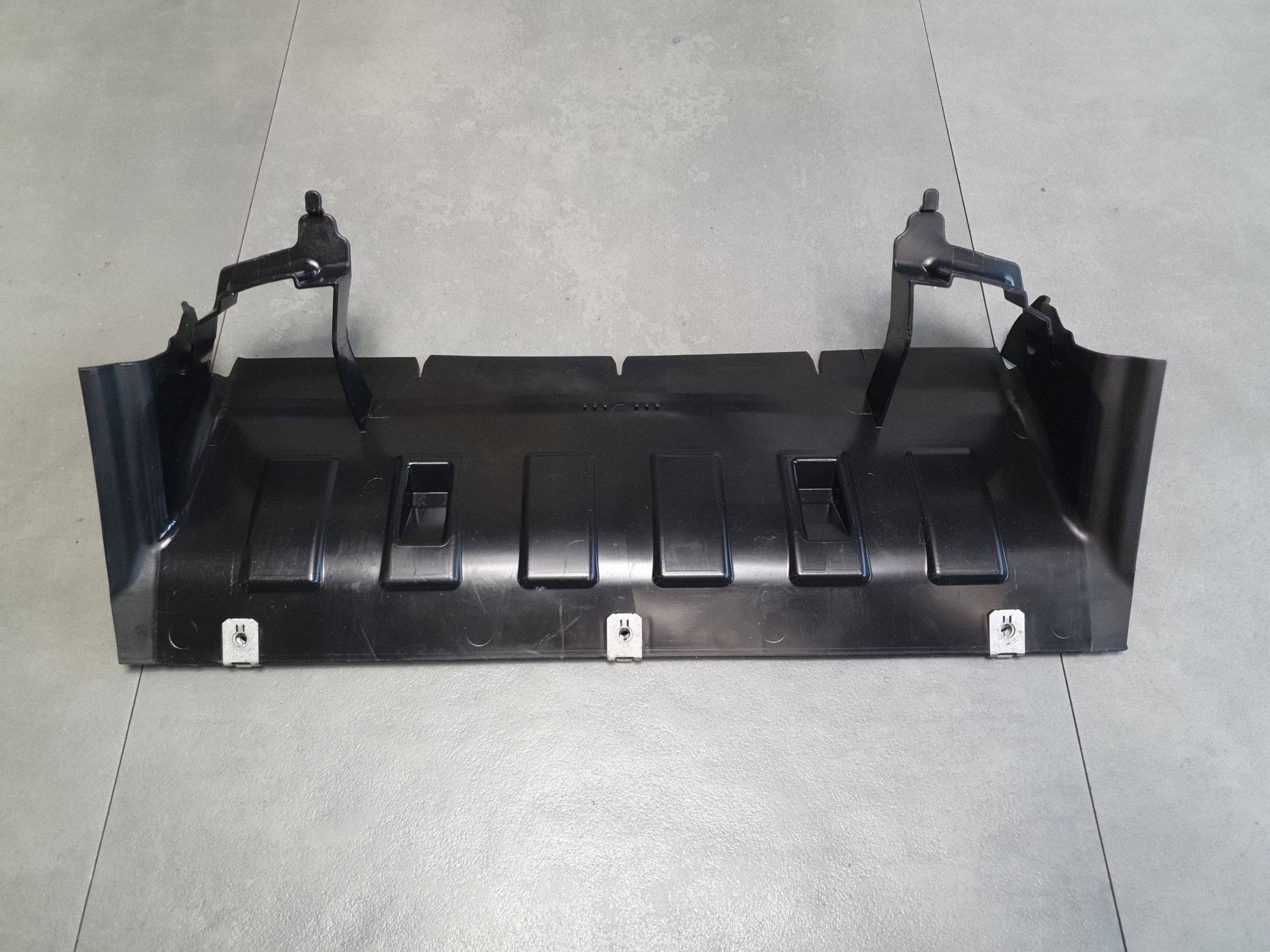 Audi SQ6 e-tron intake air 85E121285