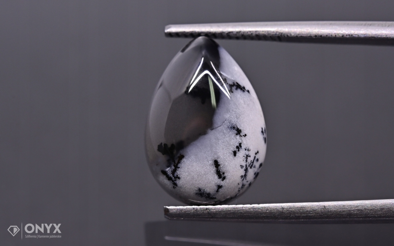 Dendritový achát z Turecka kabošon slza 14x10 mm