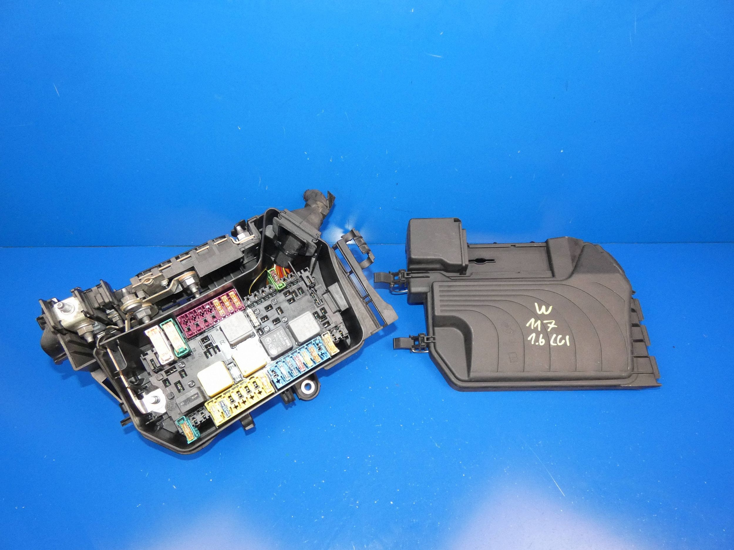 MERCEDES CLA W117 A W176 B W246 Module fusibles Couvercle Module
