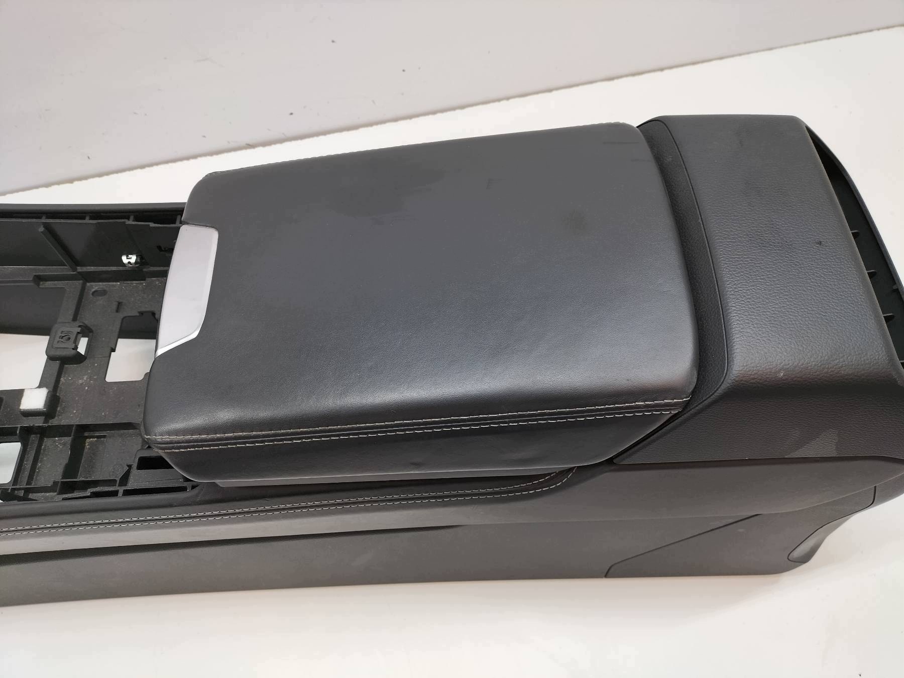 TUNEL central armrest 4K Audi A7 II (2018-2025) C8