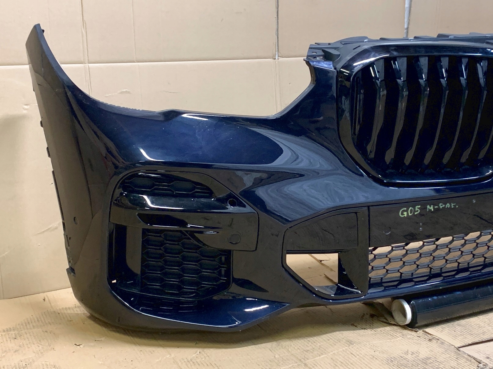 BMW X5 G05 KOMPLETNY ZDERZAK PRZEDNI Z 6xPDC m-pakiet bez lakierowania C3Z Strona zabudowy przód