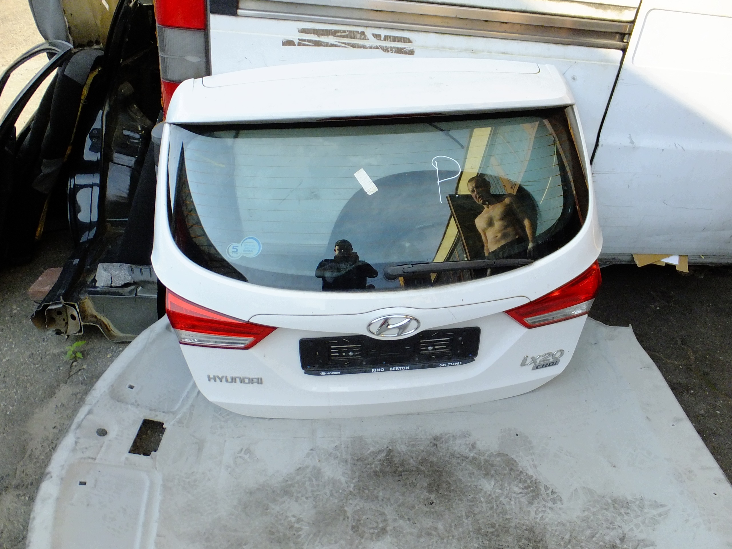 boot door rear window hyundai ix20 2014r