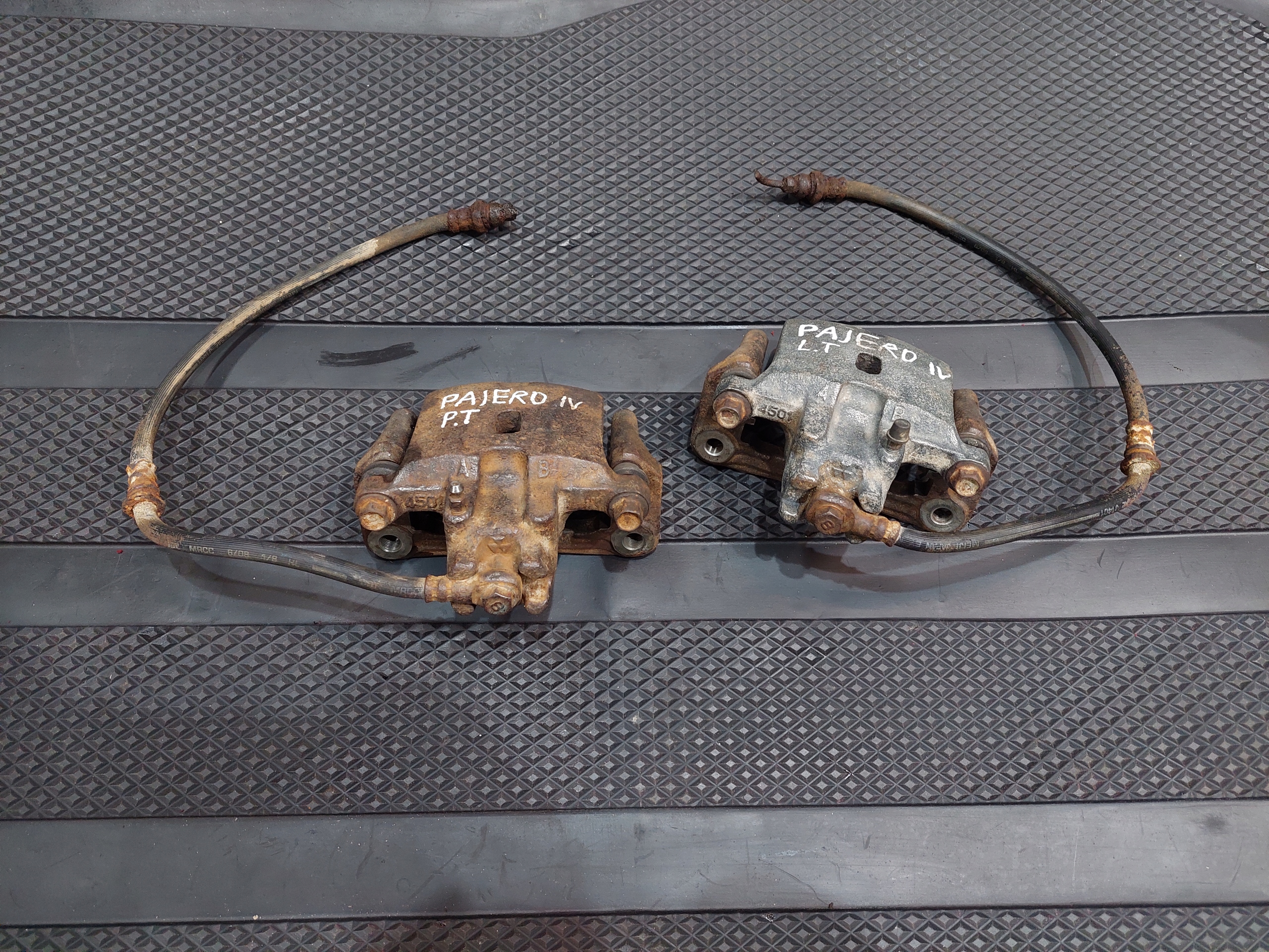 caliper right rear part rear MITSUBISHI PAJERO 4 IV 3.2 DID