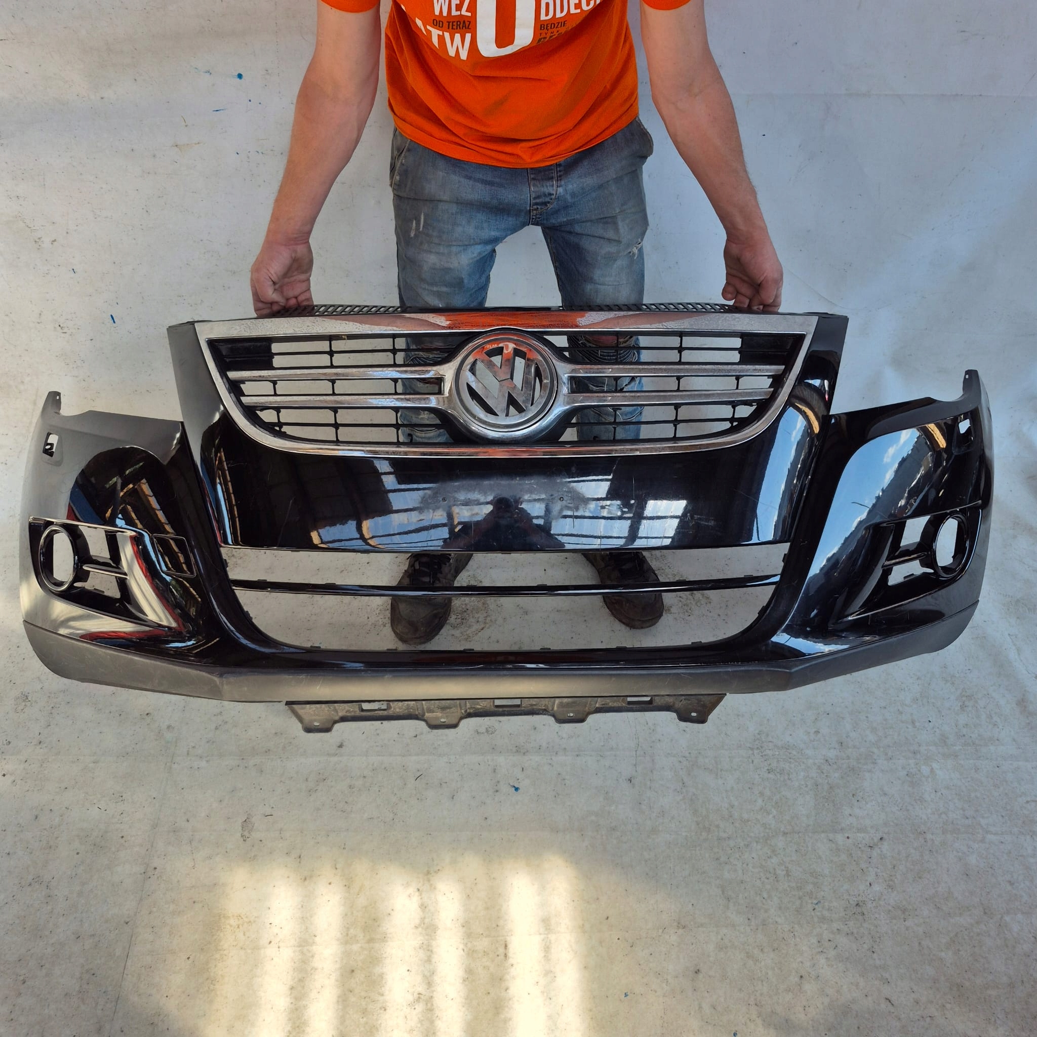 VW TIGUAN and 07-11 bumper front front grill SPR 5N0807221