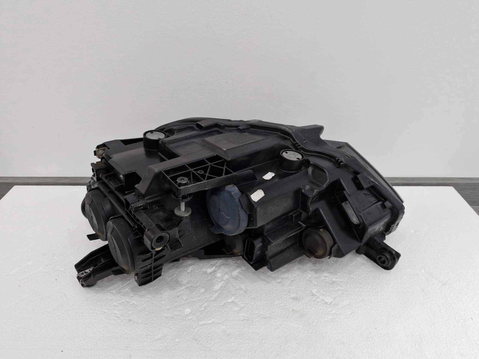 light right VW Passat B8 Zwykla