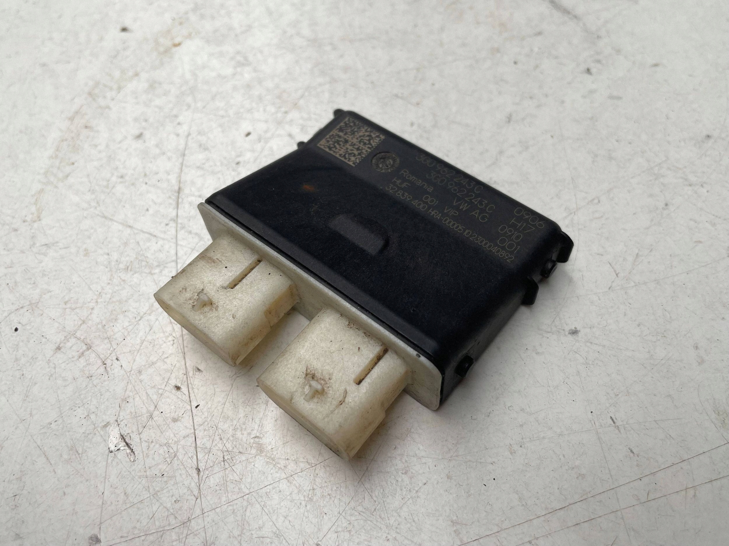 Module pour l’ouverture du capot VW AUDI PORSCHE 3G0962243C !J