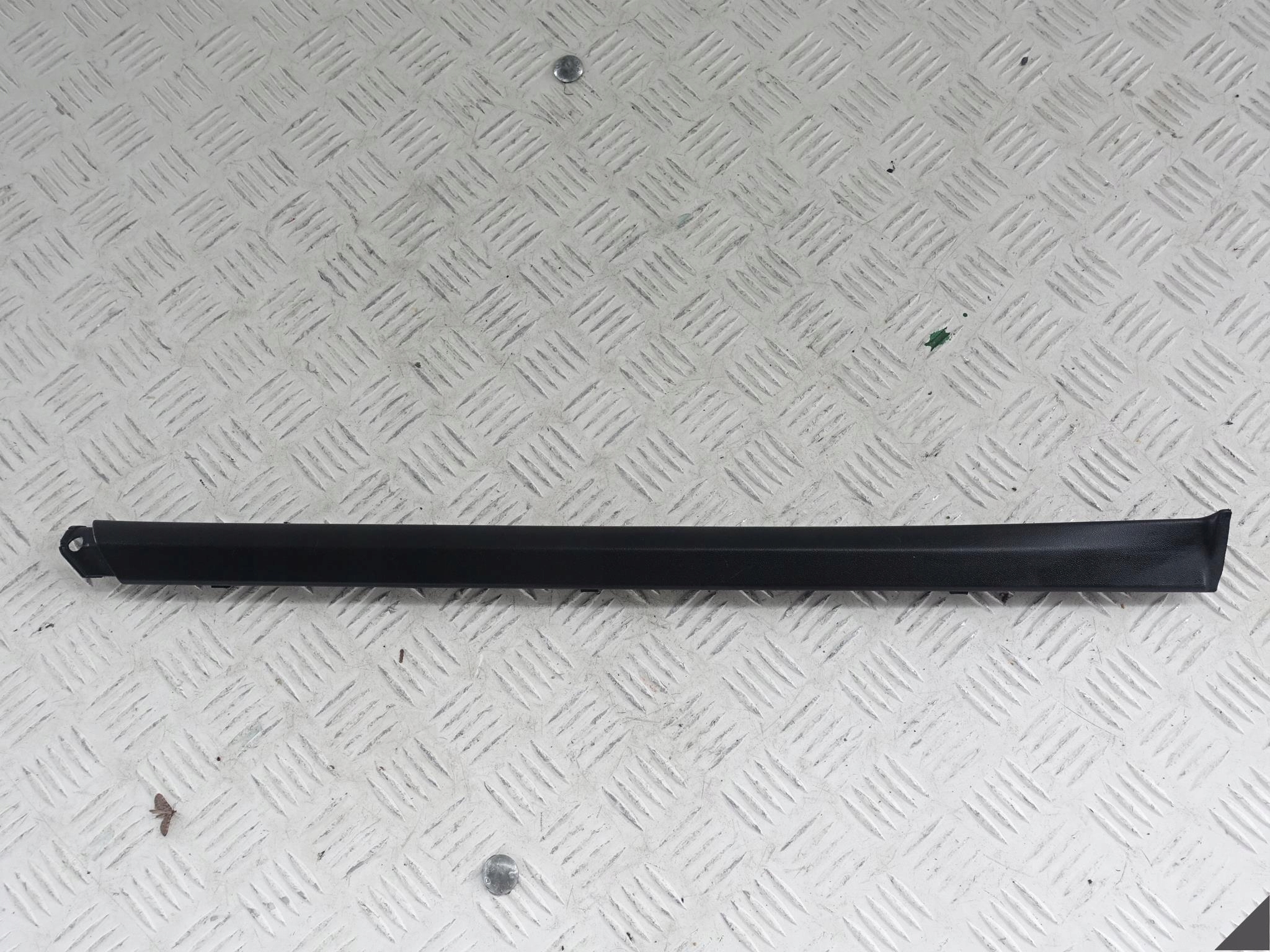 PORSCHE CAYENNE II 7P5 moulding threshold door left rear part