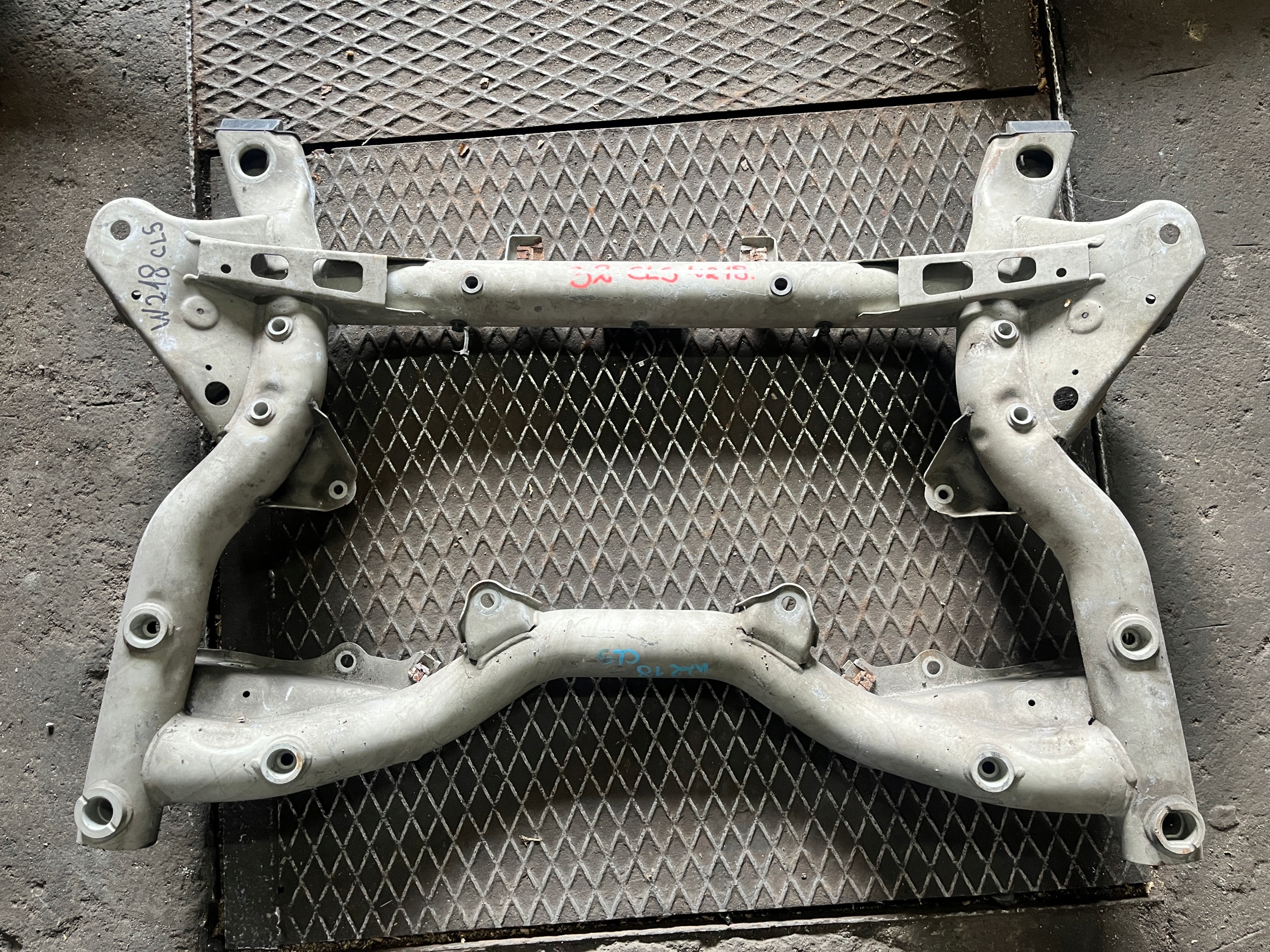 MERCEDES W218 КЛС САНКИ WOZEK ПІДРАМНИК ПЕРЕД