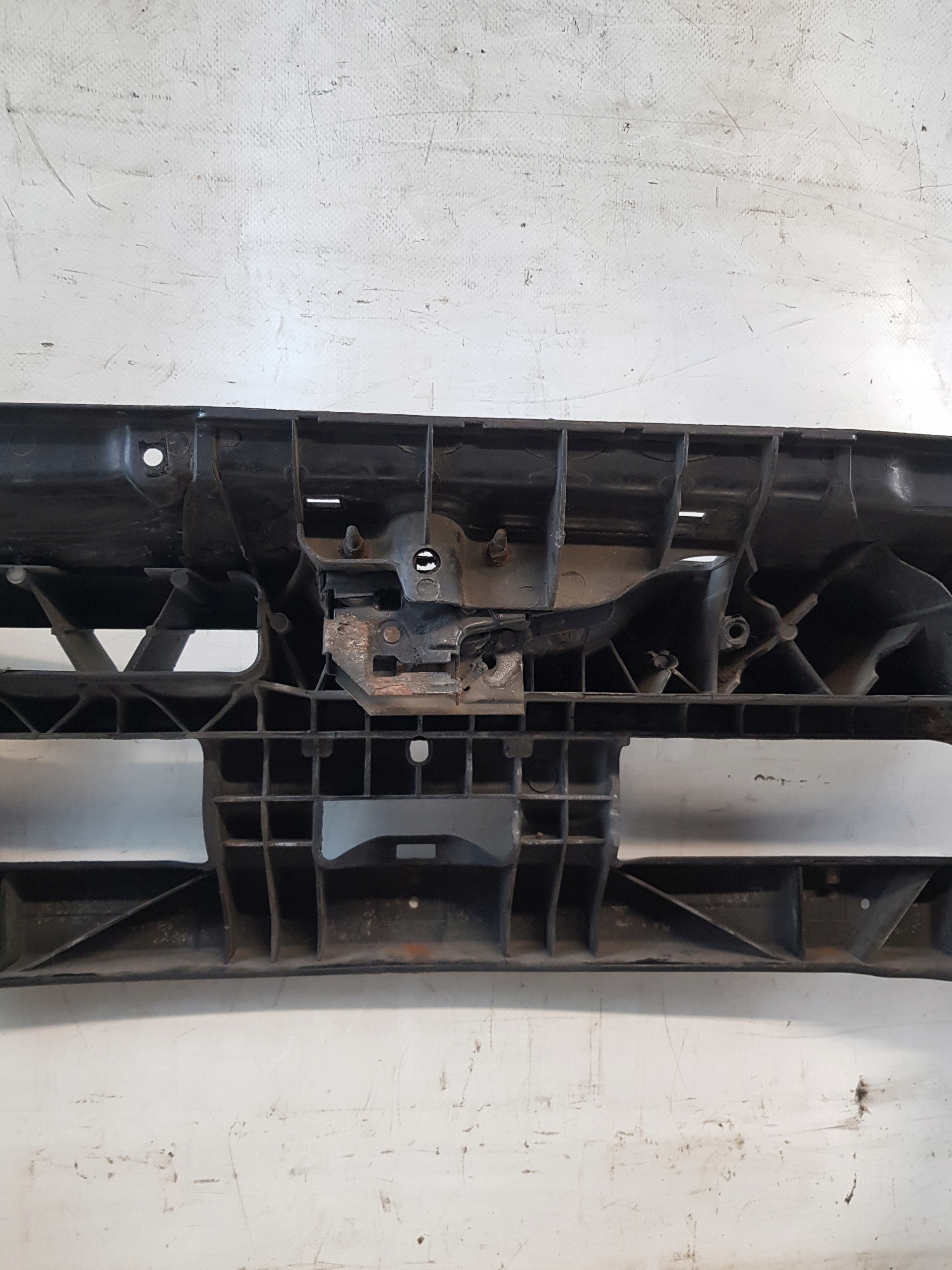 VW POLO IV 9N 1.2B support panel for radiators pillar iron 6Q0805588H