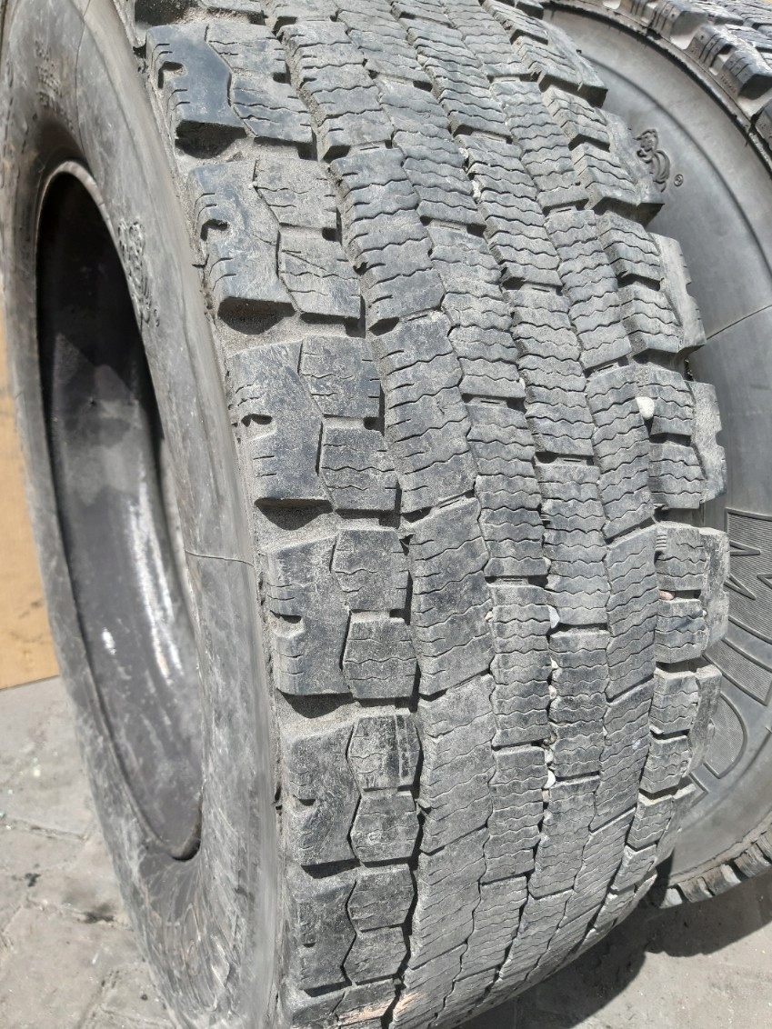 wheels tyres discs 2x MICHELIN X ICE GRIP 275/70 R22.5