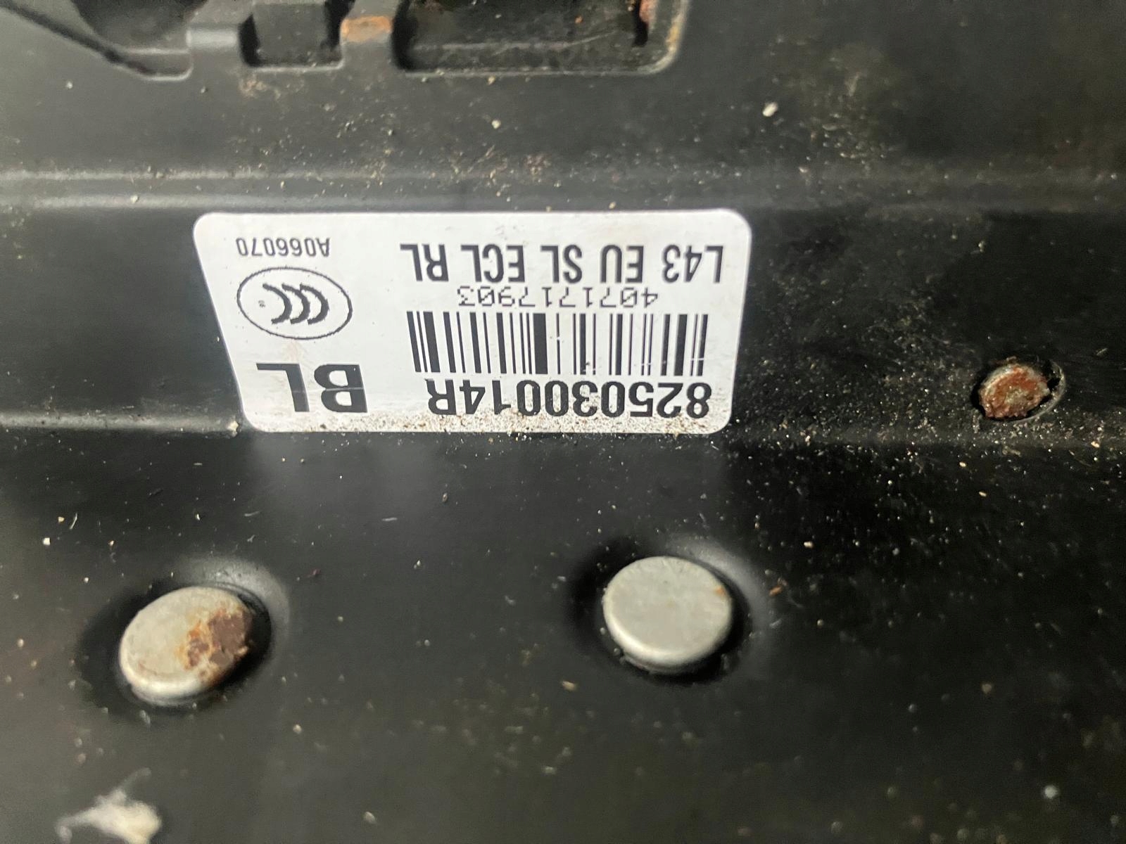 lock door left rear part RENAULT LATITUDE 825030014R EU