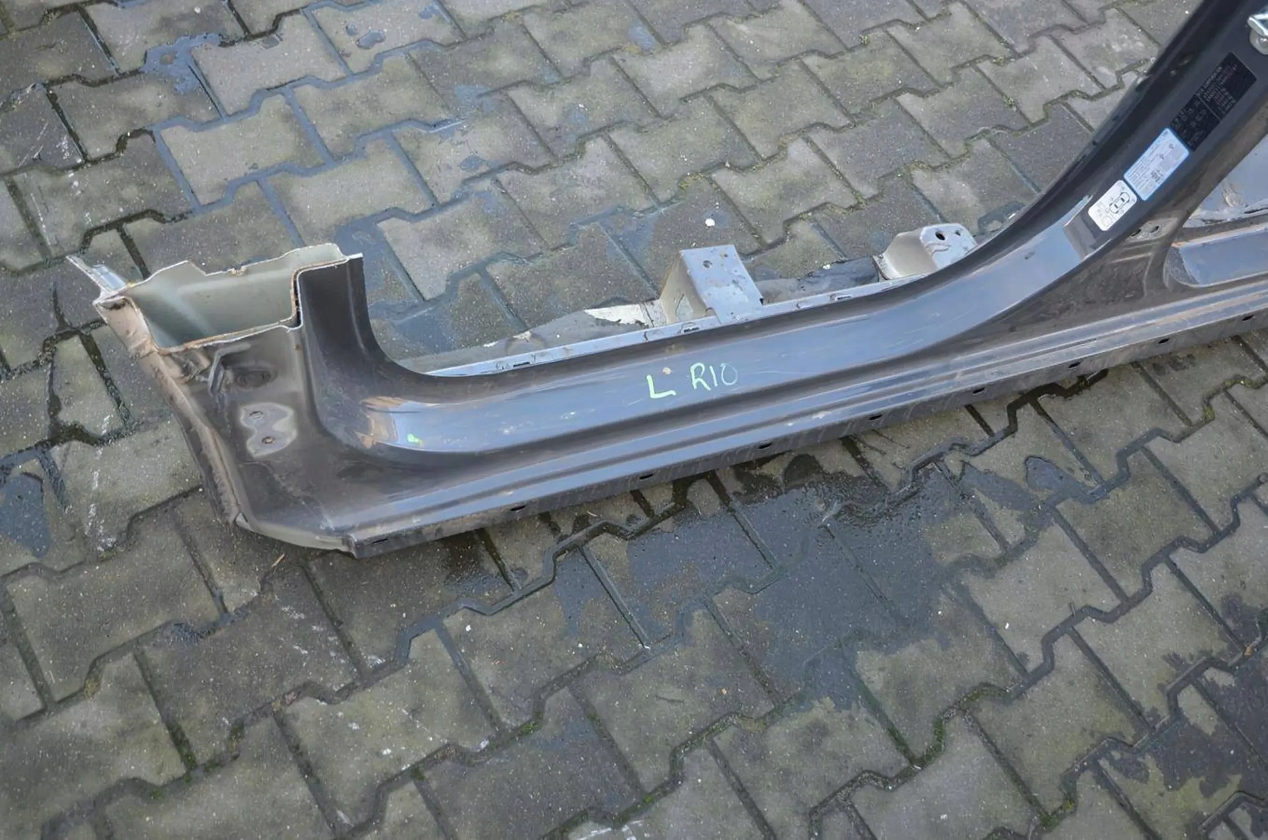 KIA Rio 2022 left threshold pillar GT-Line
