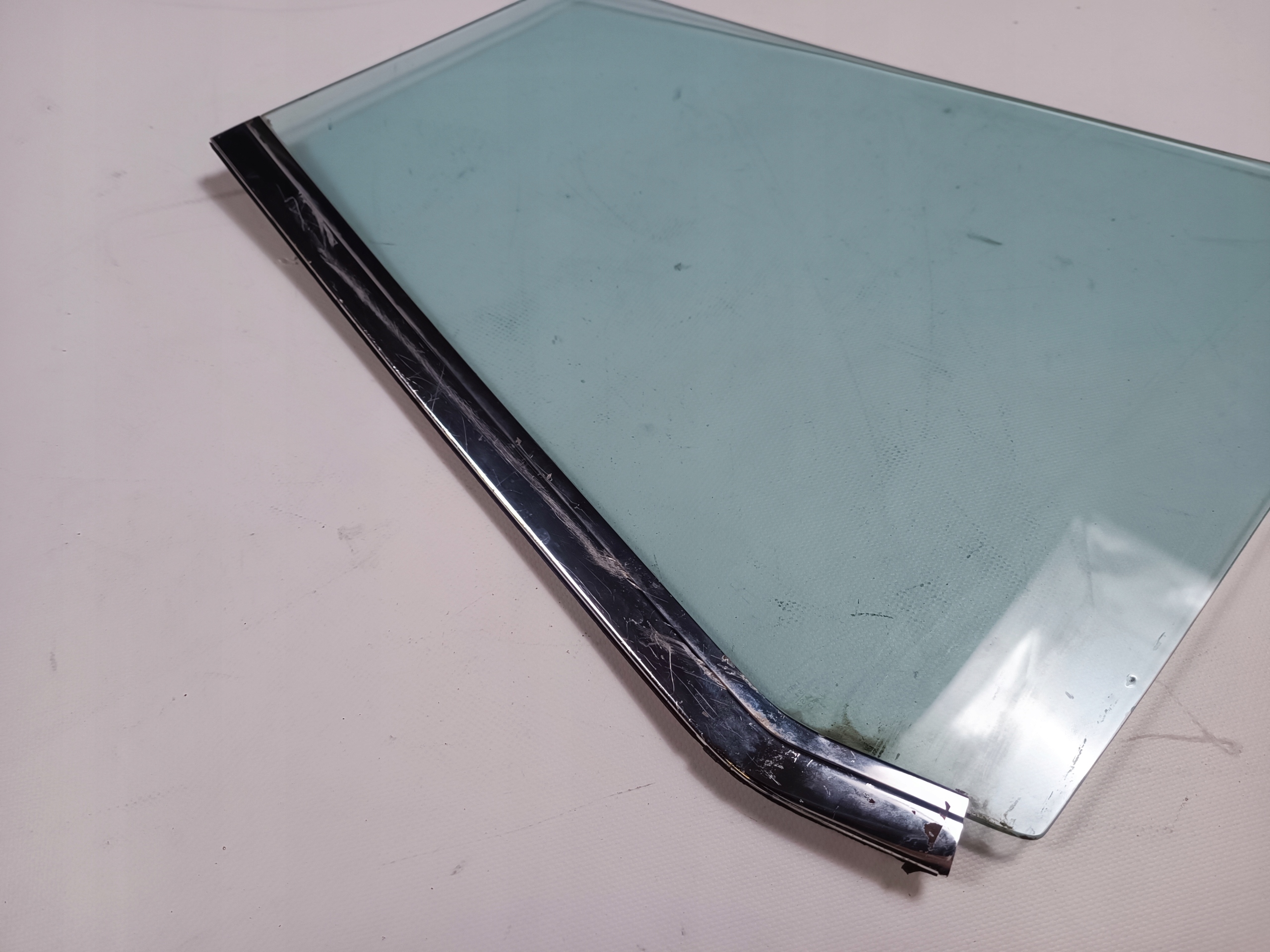 window rear part rear right Mercedes SL SLC 107 Coupe