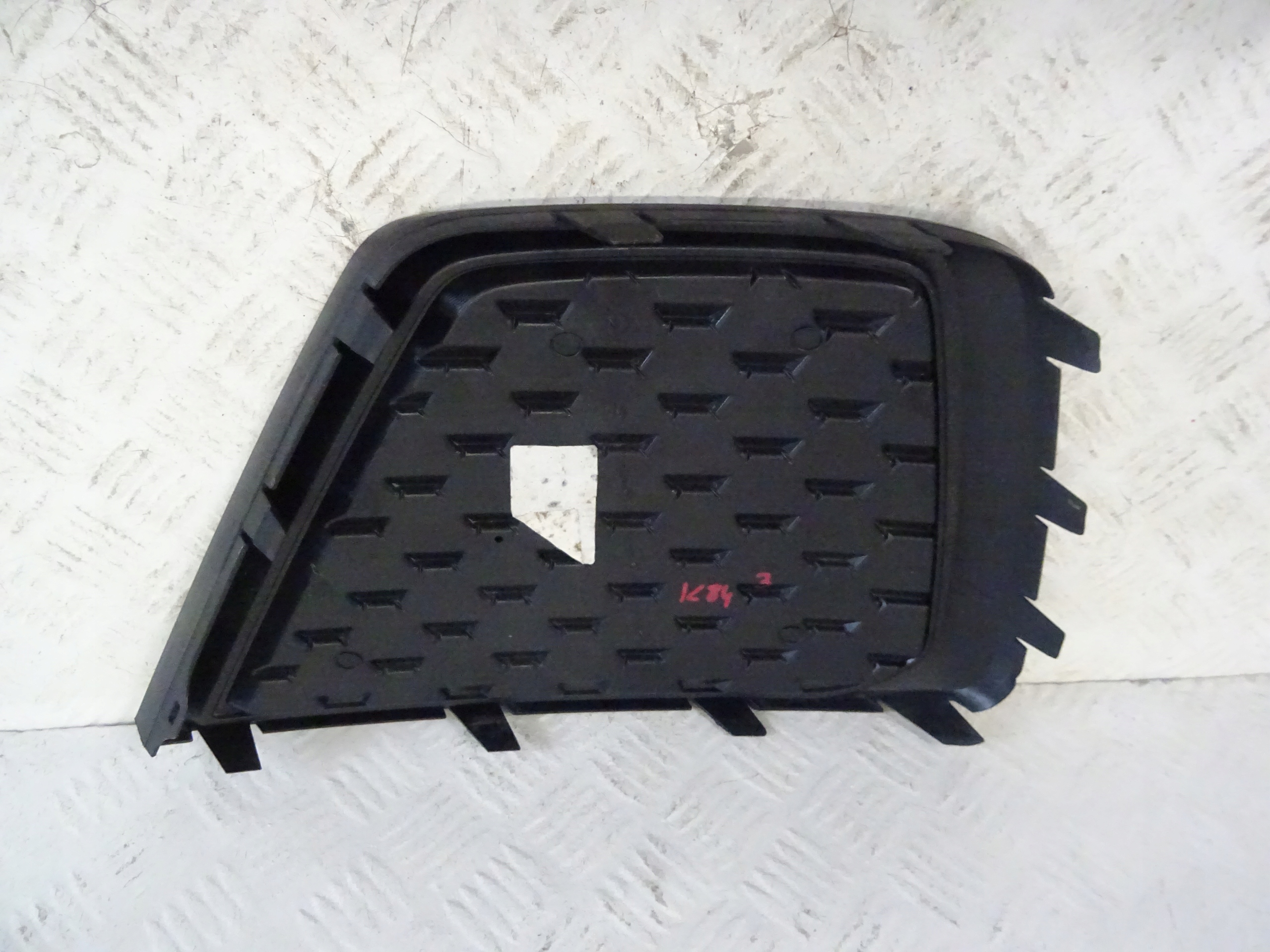 grid of a bumper front front right AUDI A1 II 82A807682F