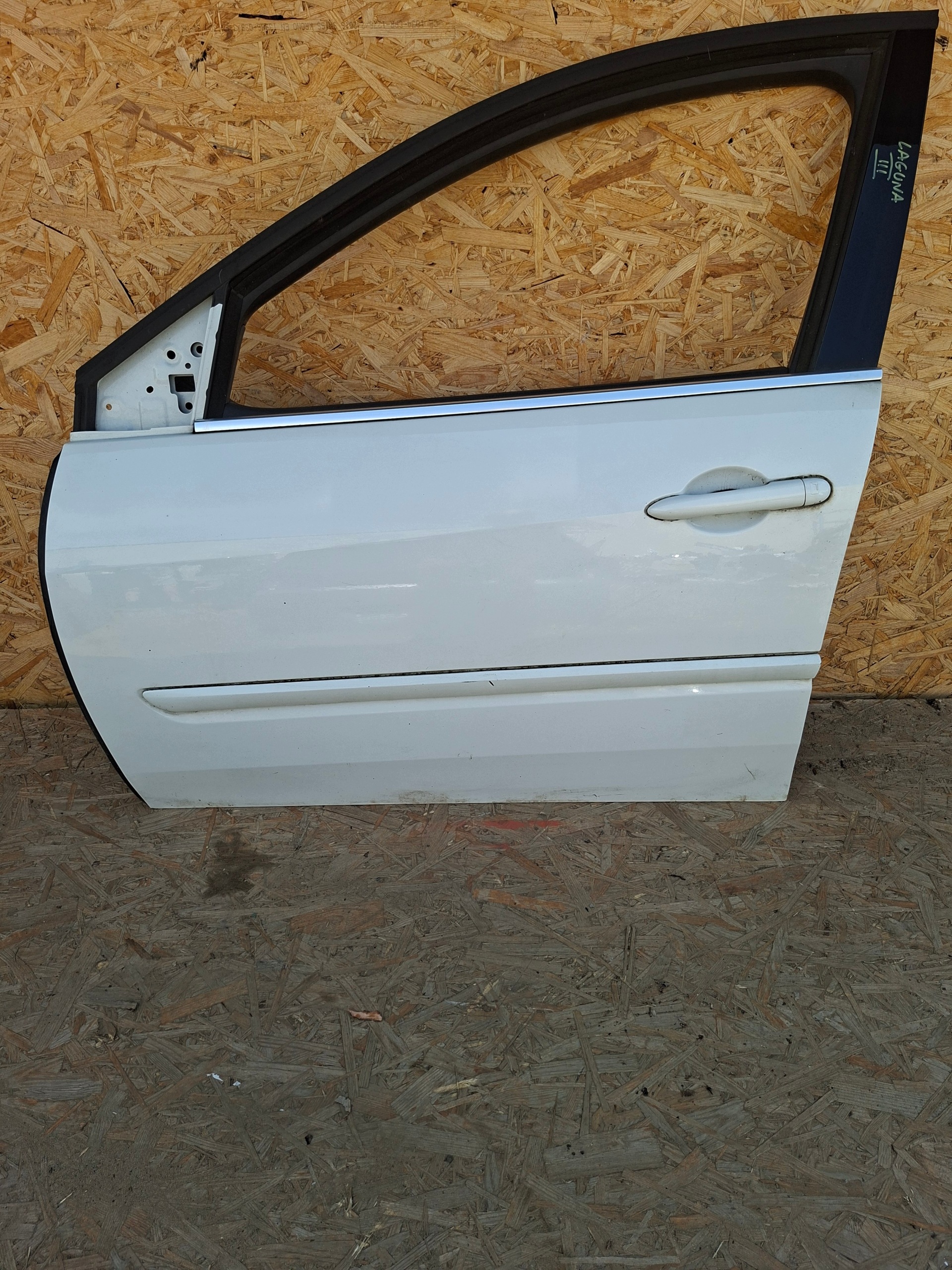 DRZWIPRZEDNIE front left RENAULT LAGUNA III 2007