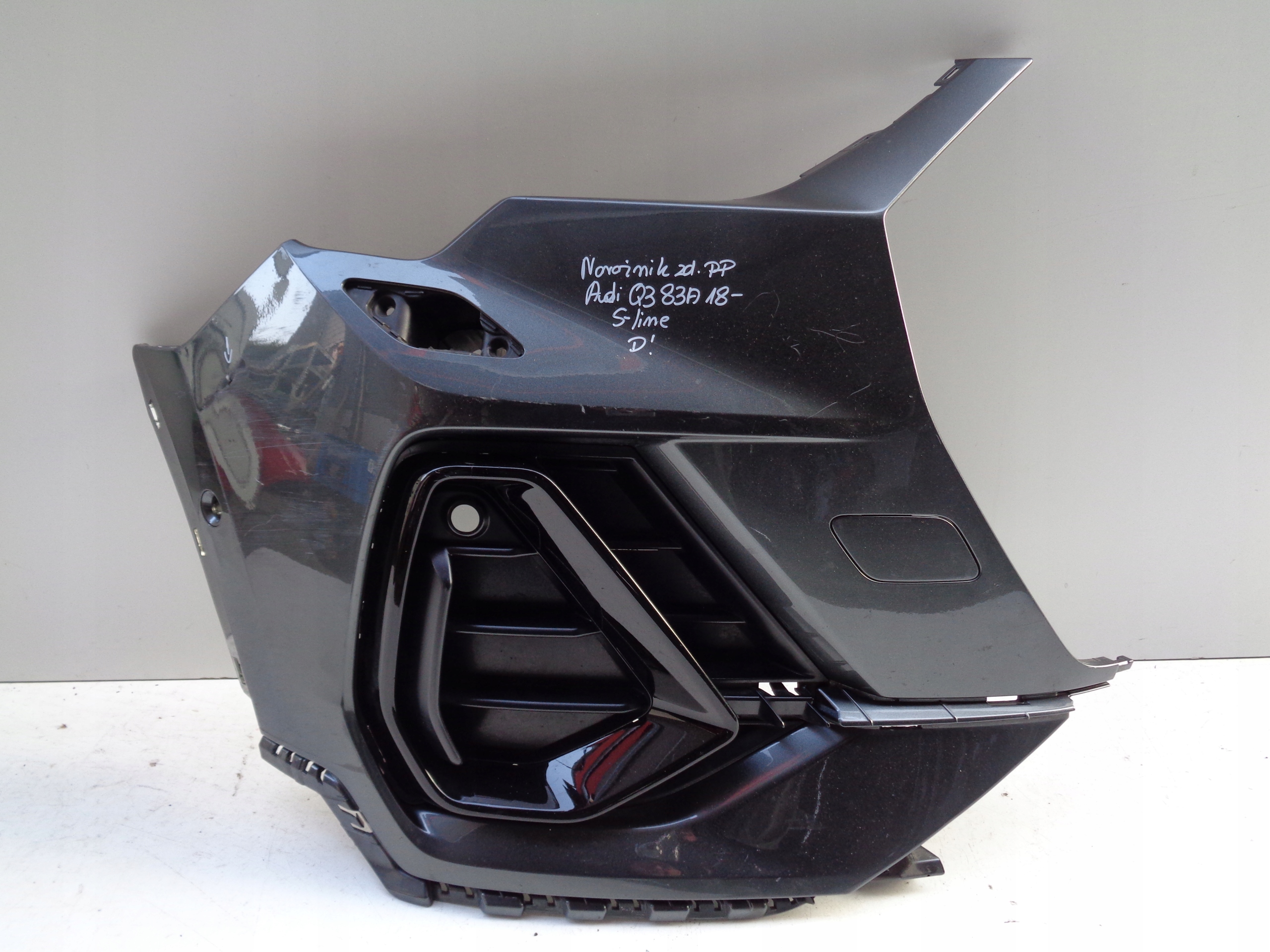 corner of a bumper right front AUDI Q3 II 83A 18- S-LINE