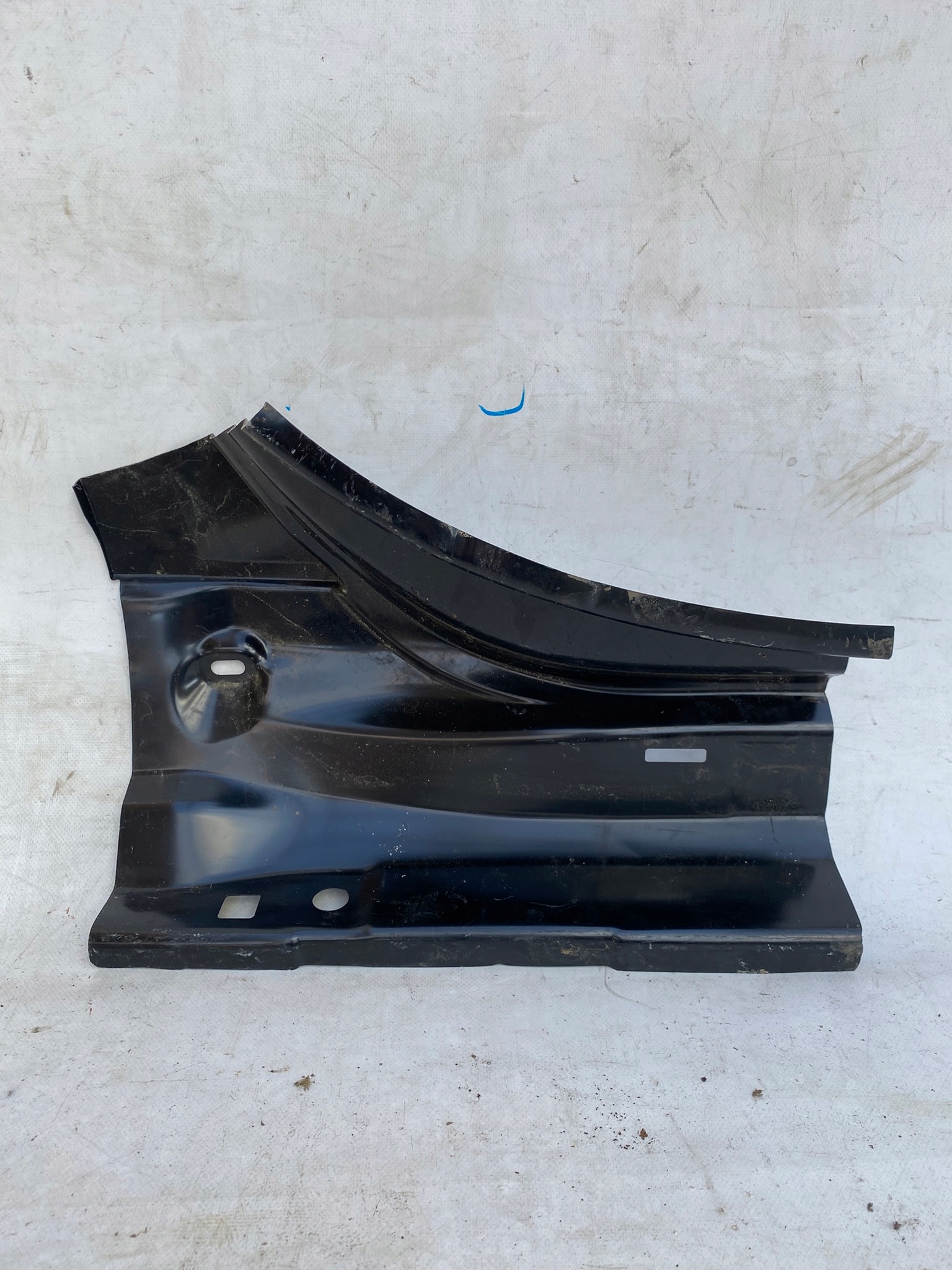 AUDI A7 C7 threshold left pipe end 4k8807543