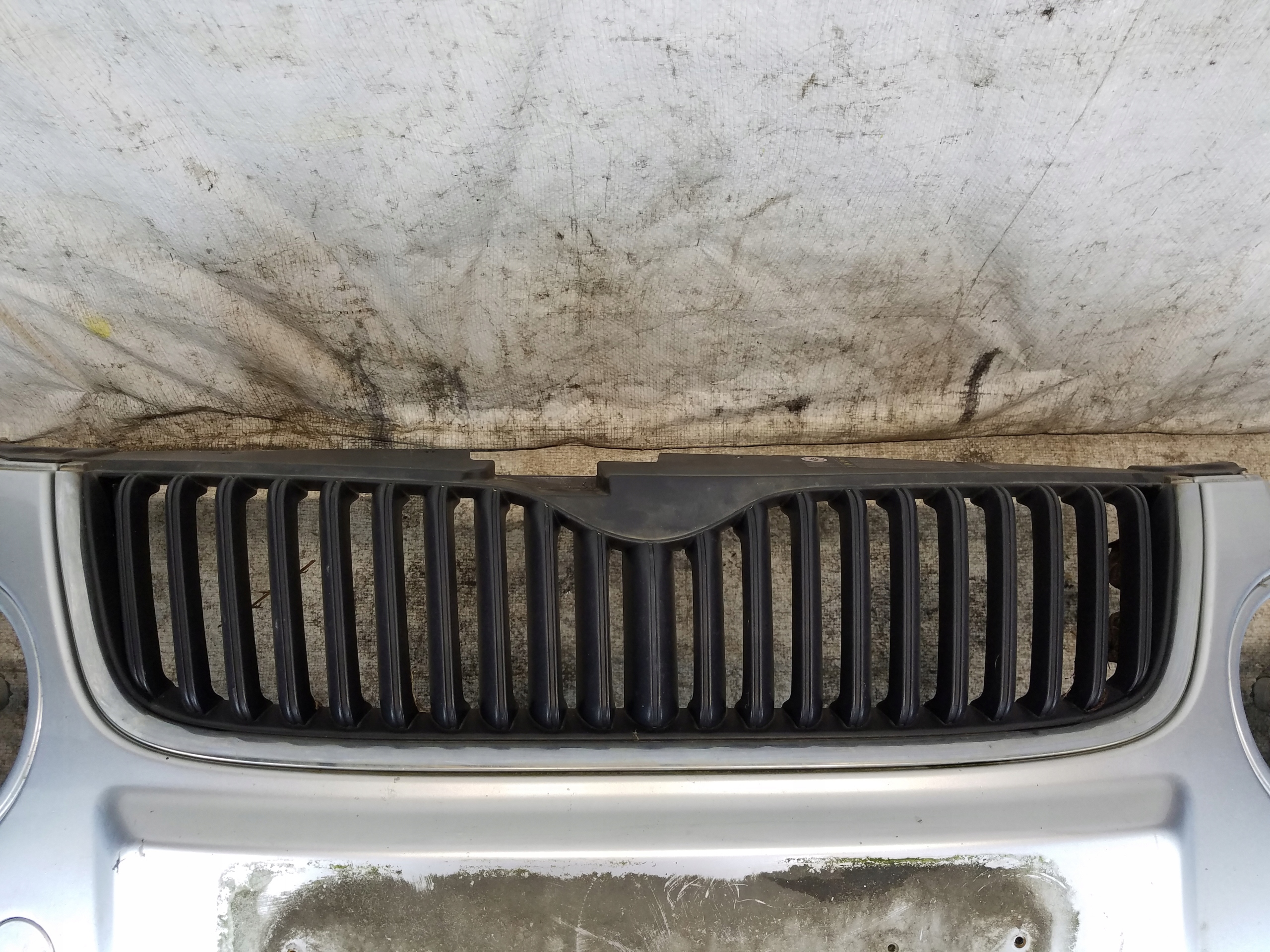 решетка радиатора SKODA YETI