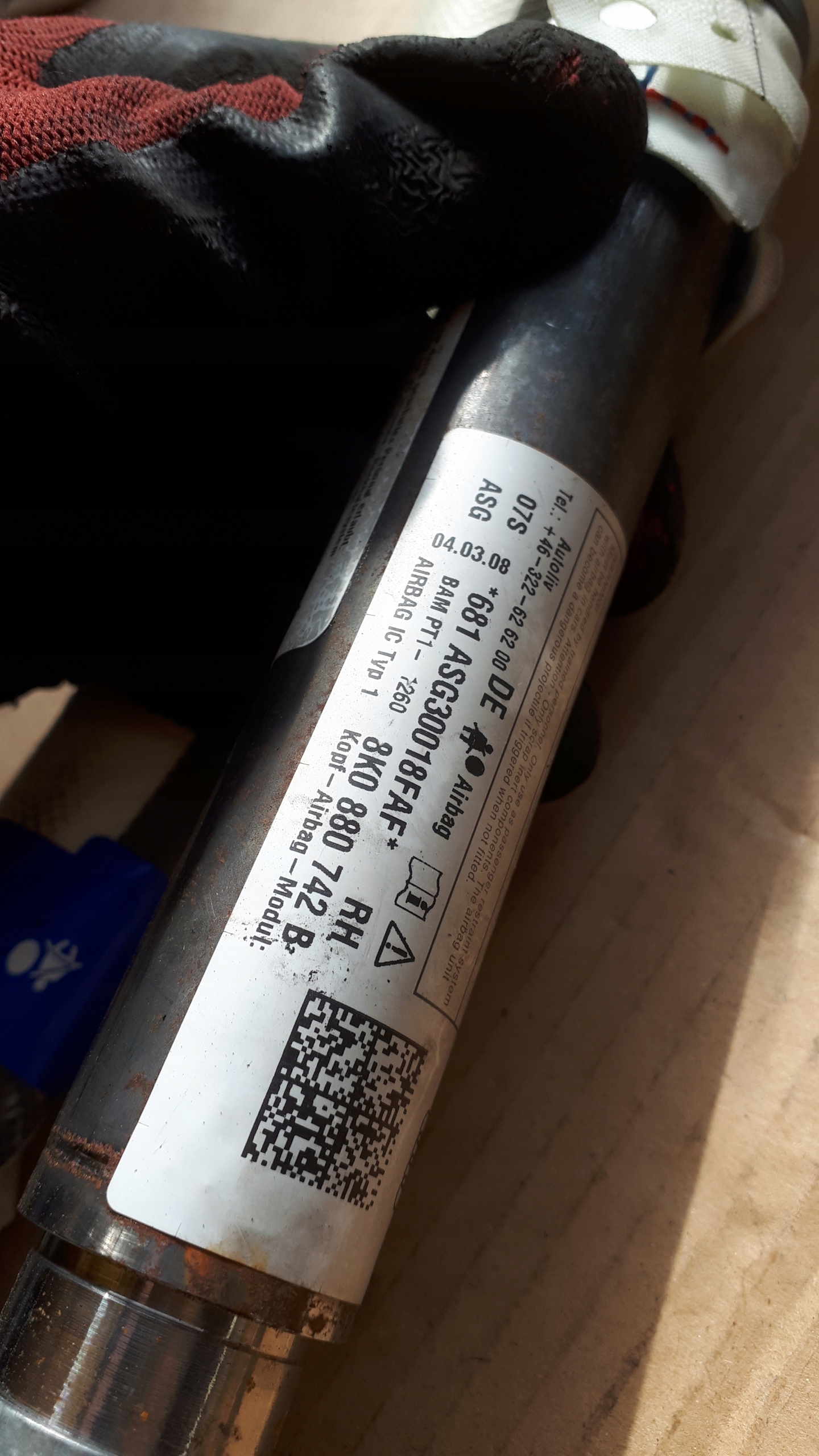 пиропатрон подушки безопасности Audi OE 8K0880742B