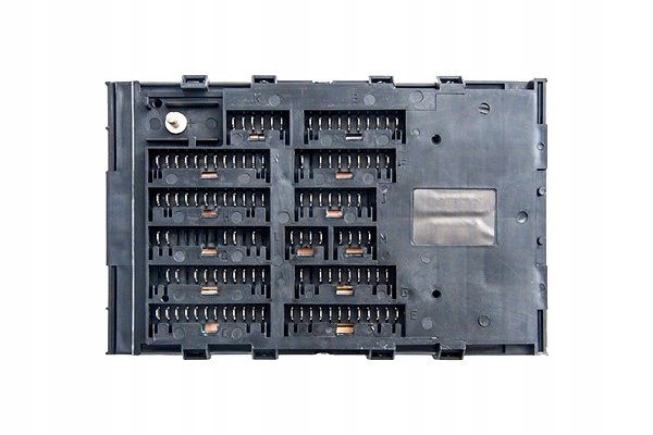 MAGNETI MARELLI SKRZYNKA BEZPIECZNIKÓW IVECO DAILY III 05.99-07.07 Producent części Magneti Marelli