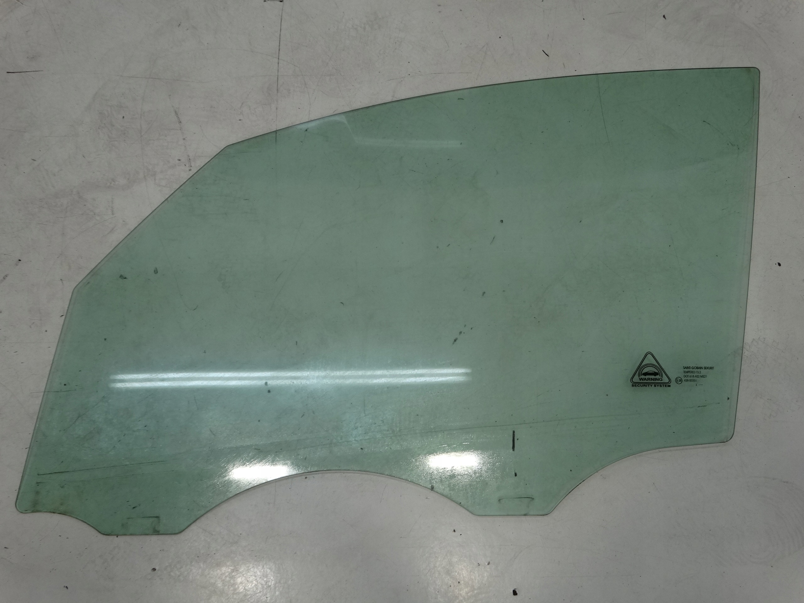 window door left front KIA VENGA 2013R. 43R-00351