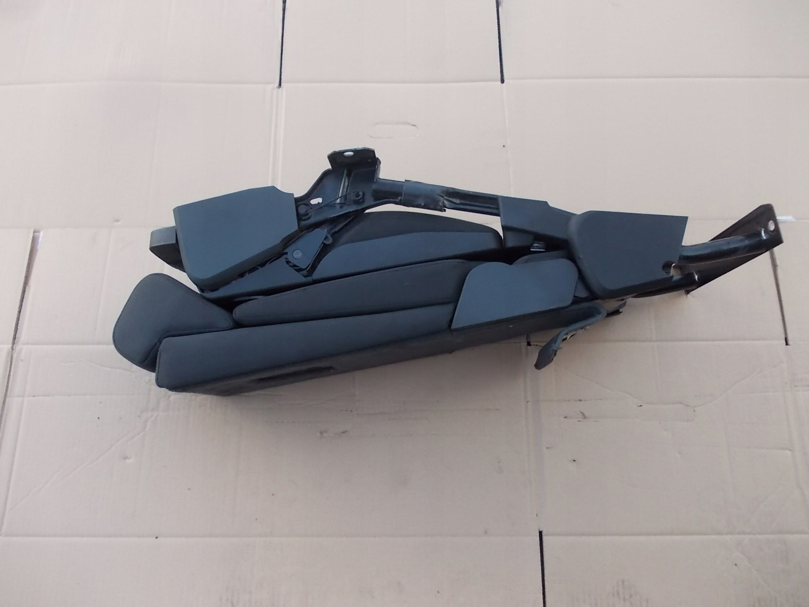 подлокотник задний opel SIGNUM