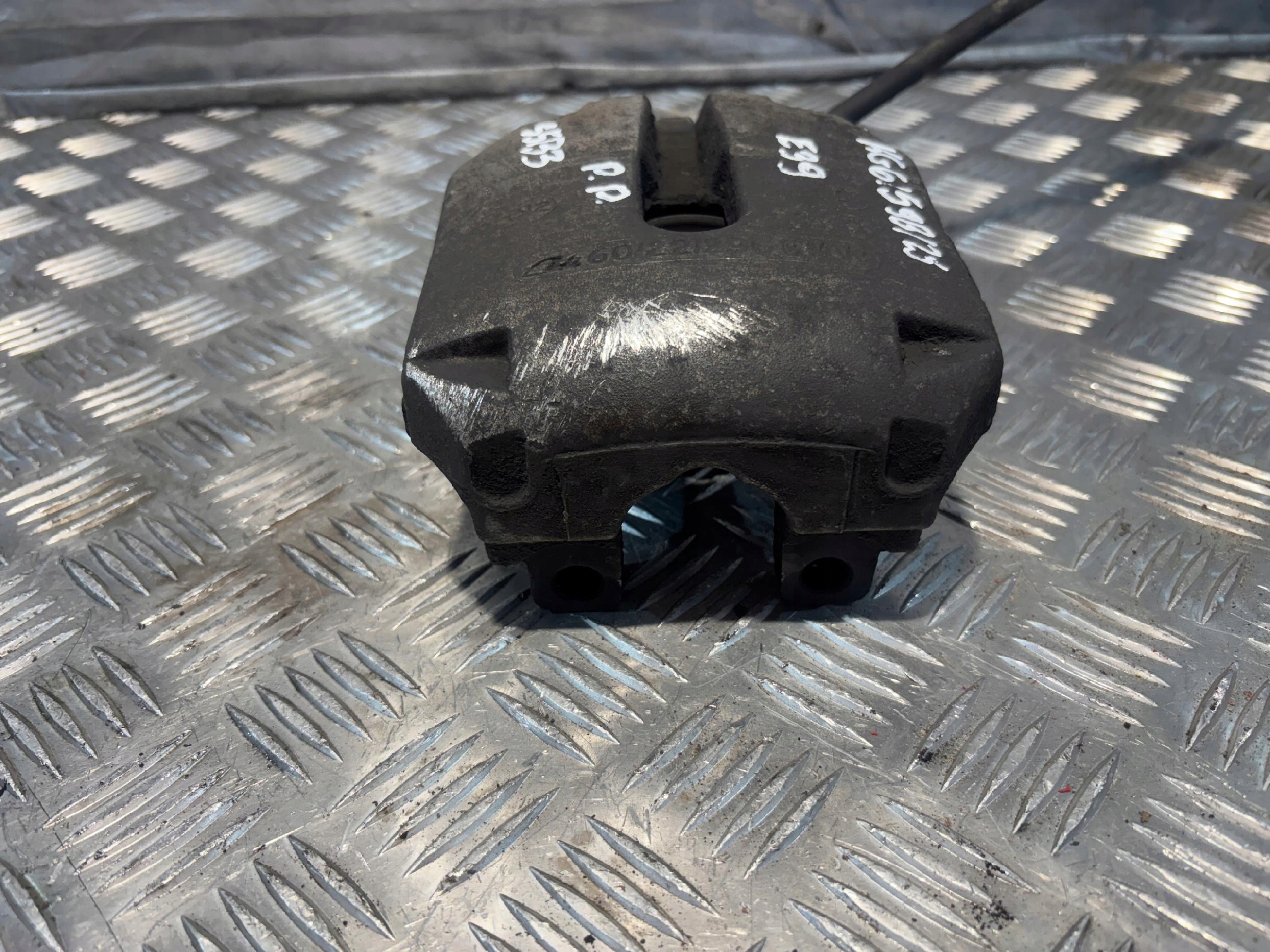 caliper brake right front BMW E39 Tournig 520i