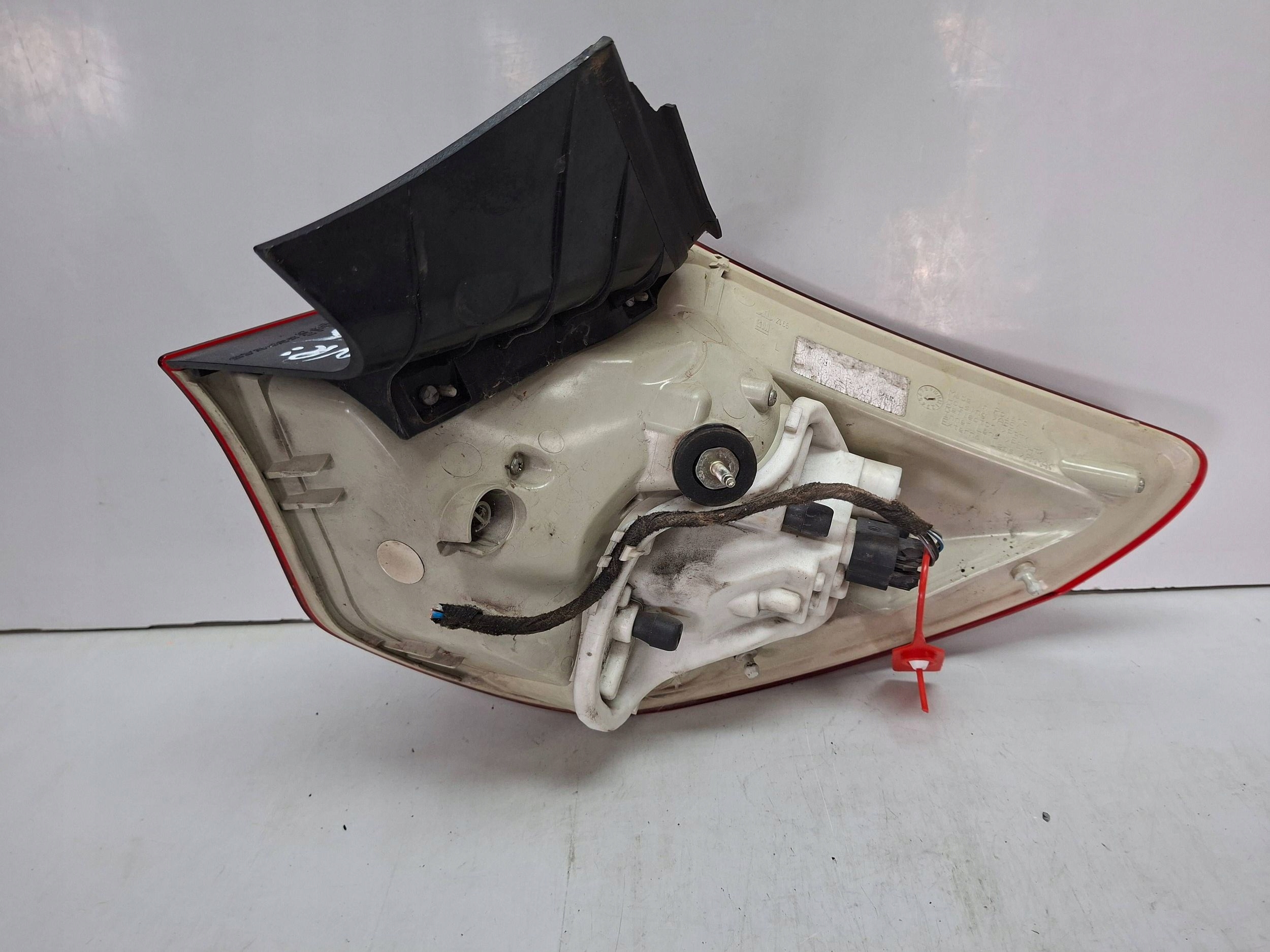 Licht hinten links OPEL ASTRA J HB 2012