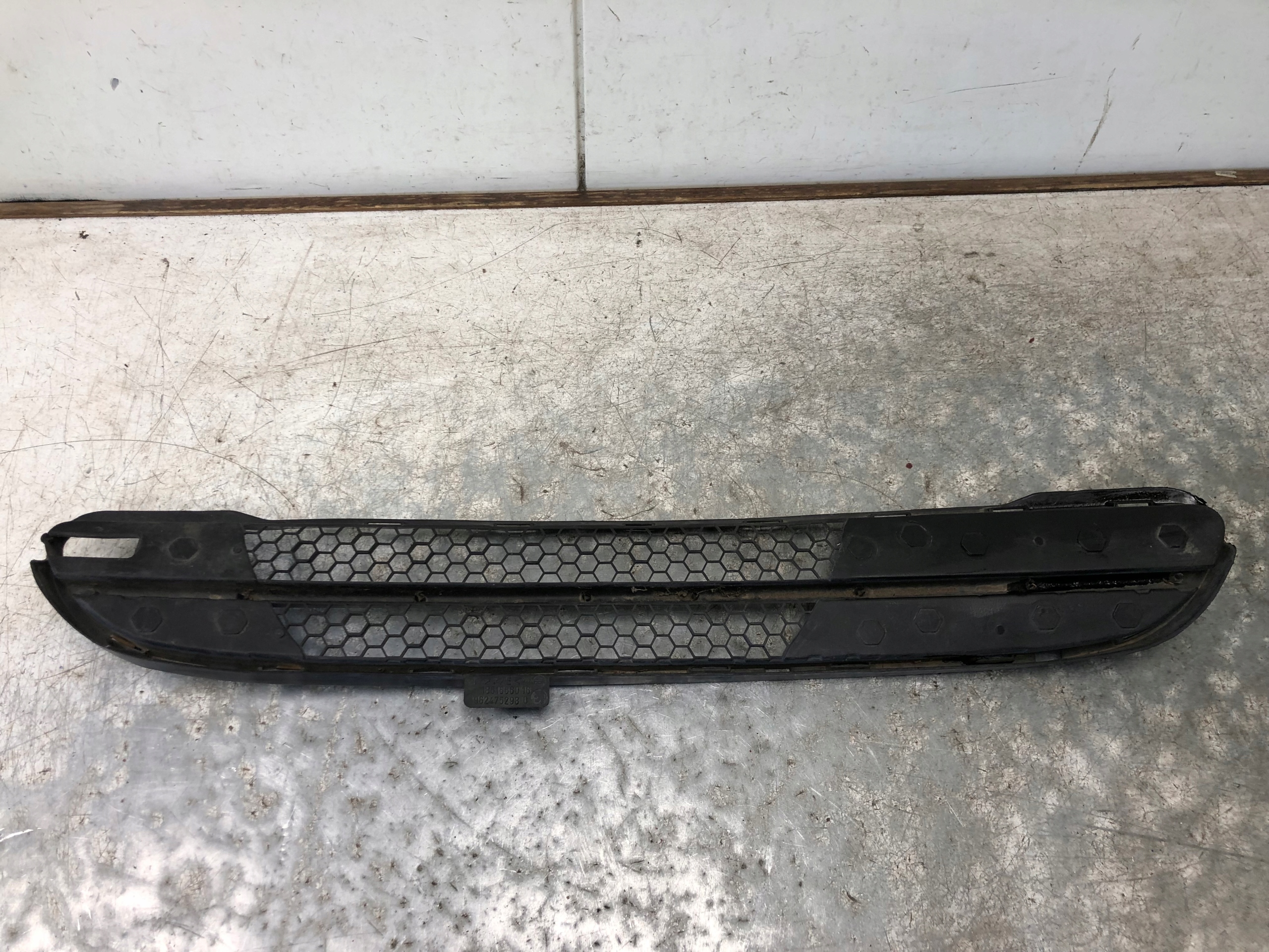 grid of a bumper front PEUGEOT 106 9624752980