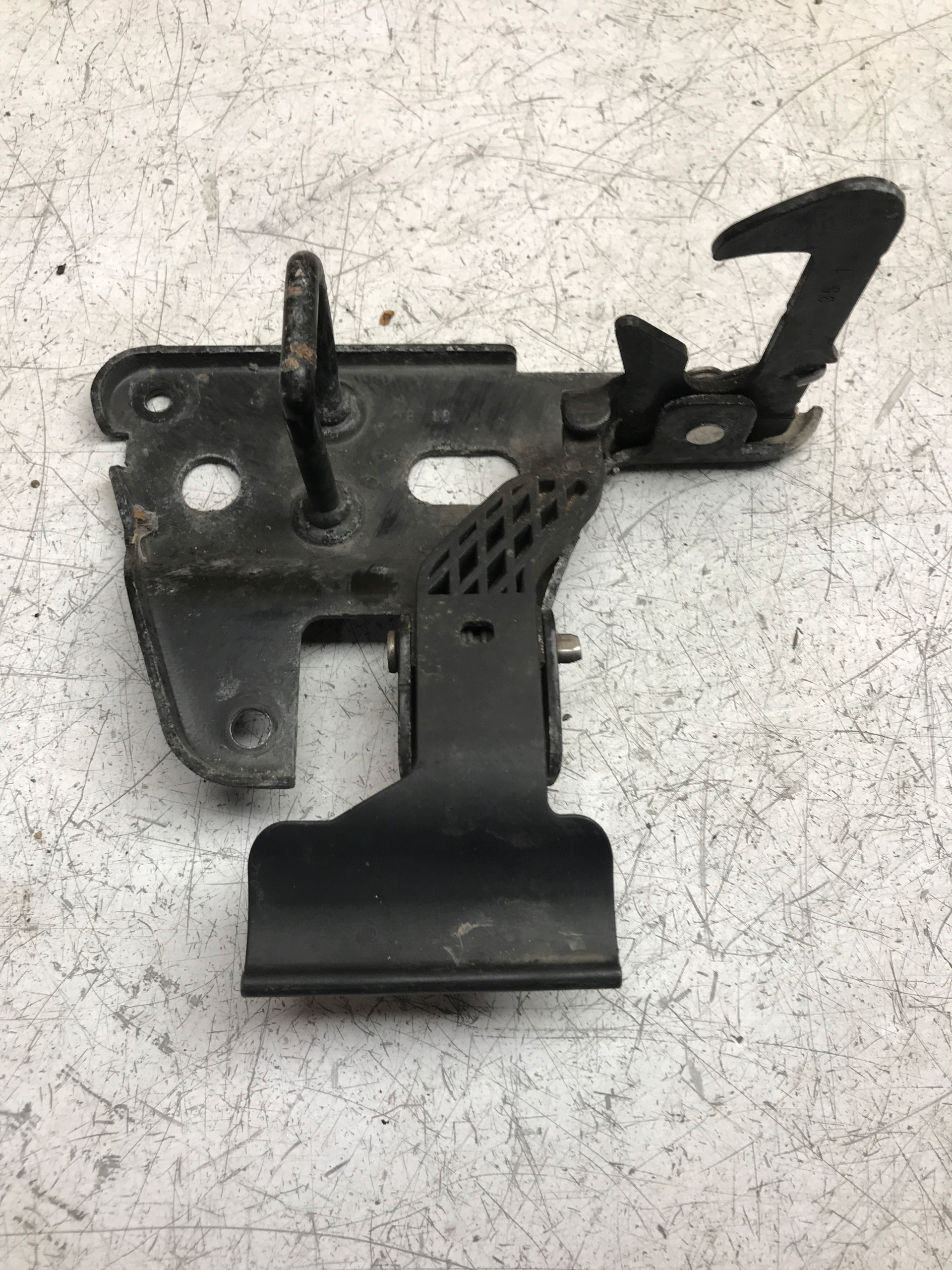 lock RYGIEL bonnets AUDI A6 C6 4F0823480B