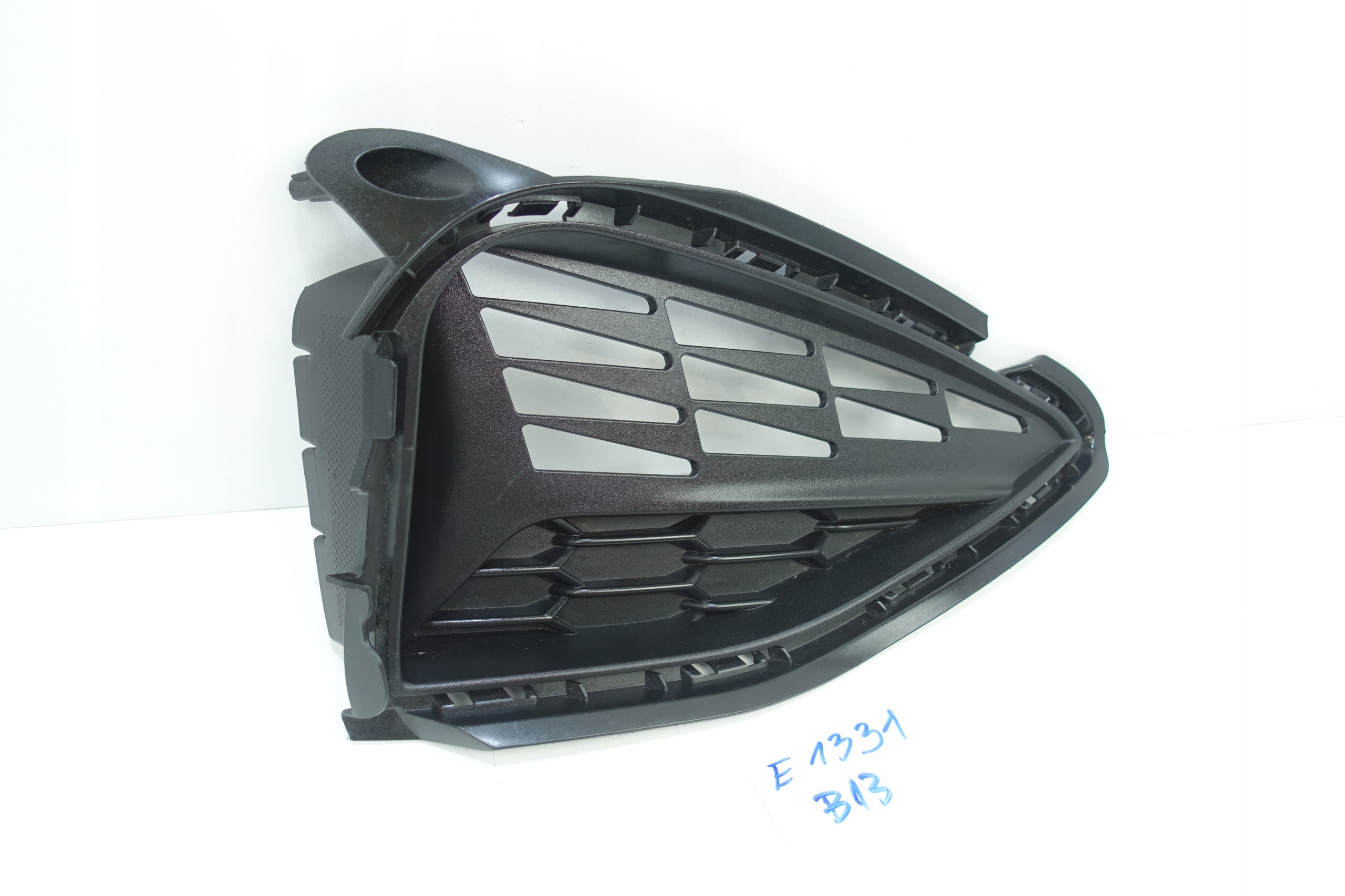 grid of a bumper right front HYUNDAI i30 N-LINE 86564-G4DA0
