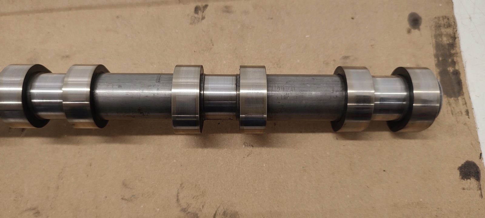 Arbre à cames d’échappement Volvo V70 2,4D D5204T