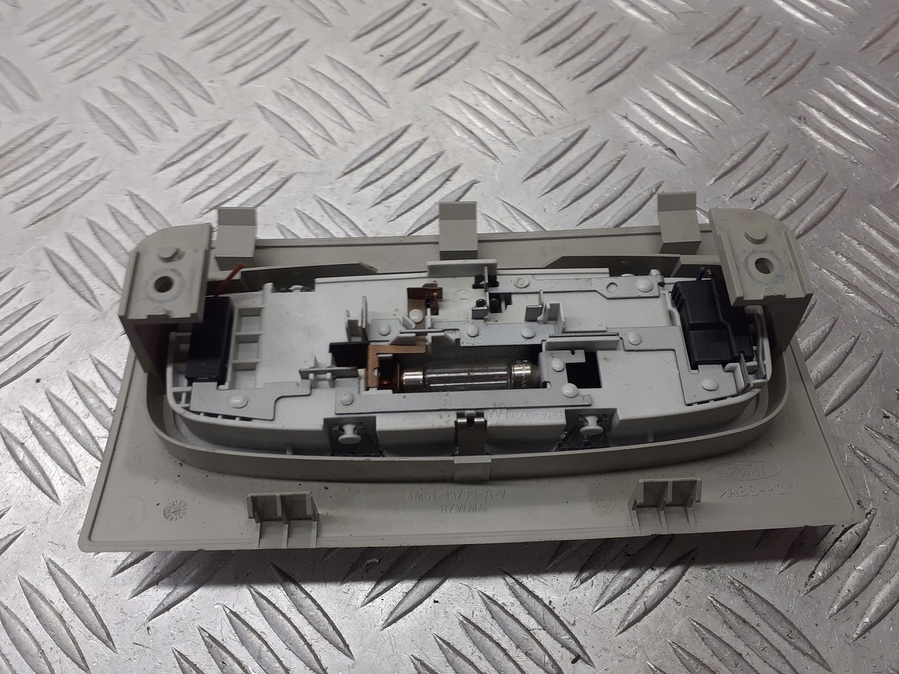 Освещение Кузова FORD Focus MK2 3S7A-13773-AA