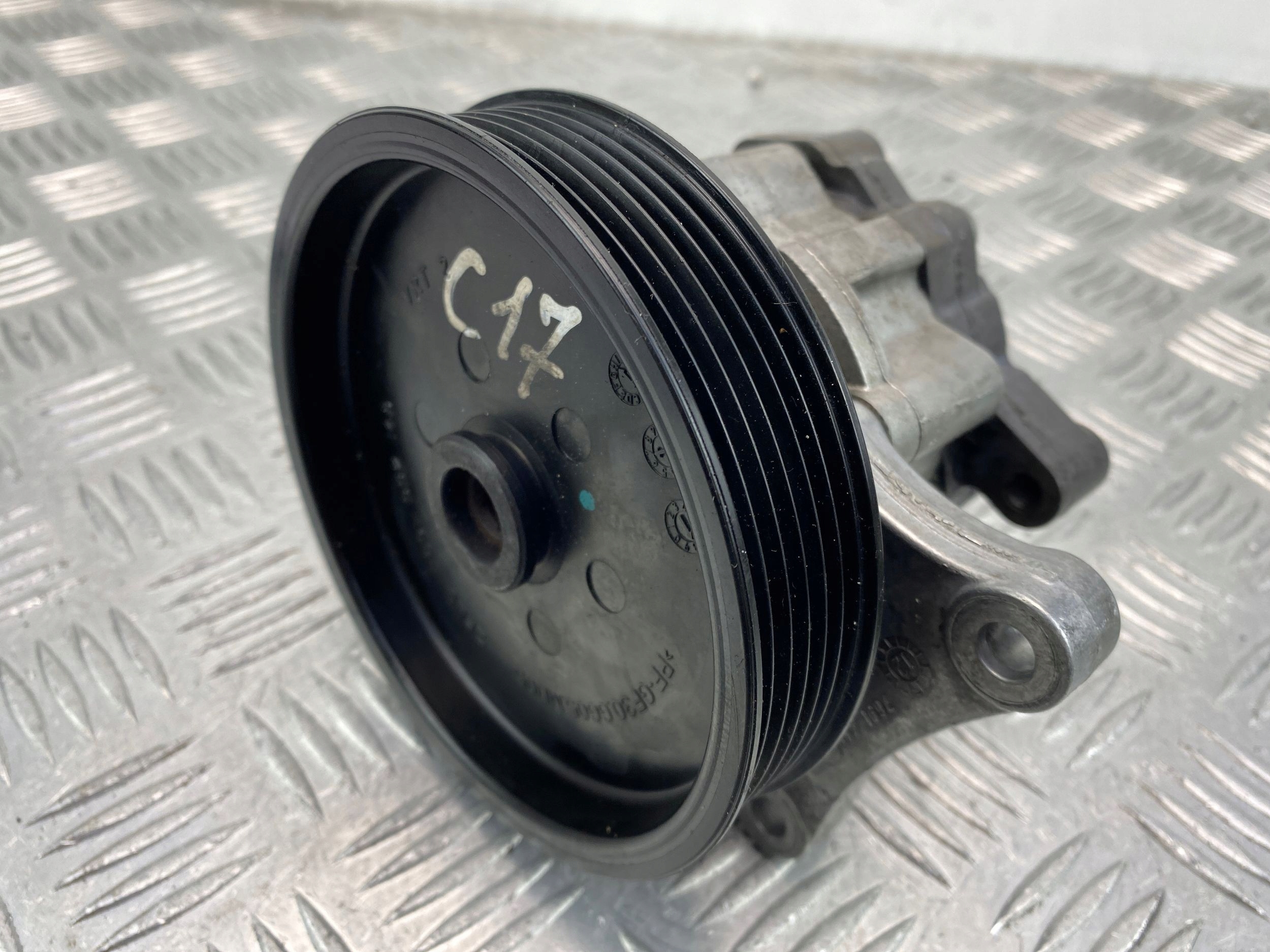 Mercedes C180 CGI W204 servo pump A0054668201 271.820