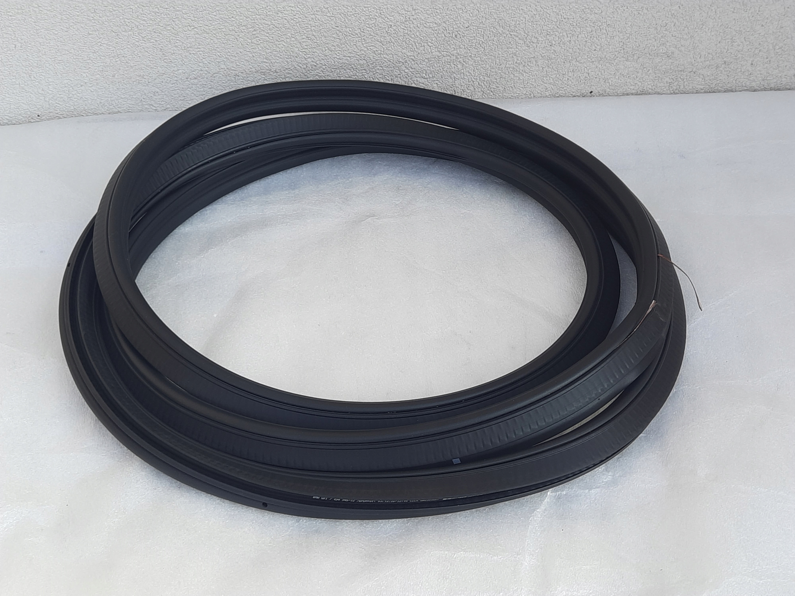 7263092 7327999 - BMW F31 прокладка крышки багажника