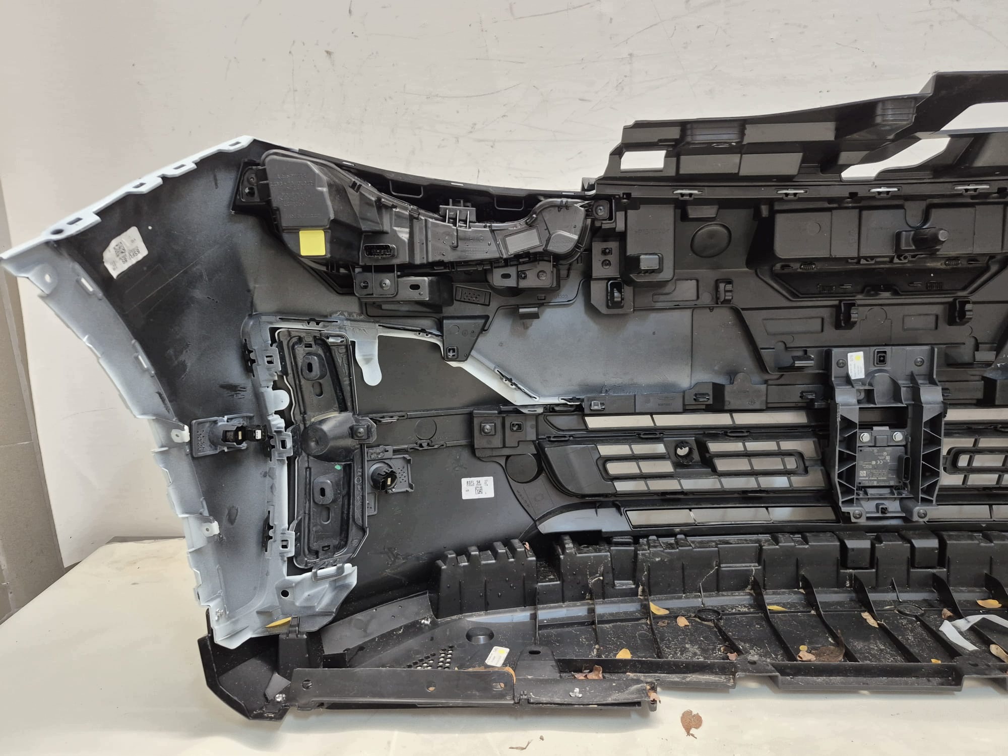 NISSAN MICRA K15 E-TECH VI 25- bumper front front PDC 8037040