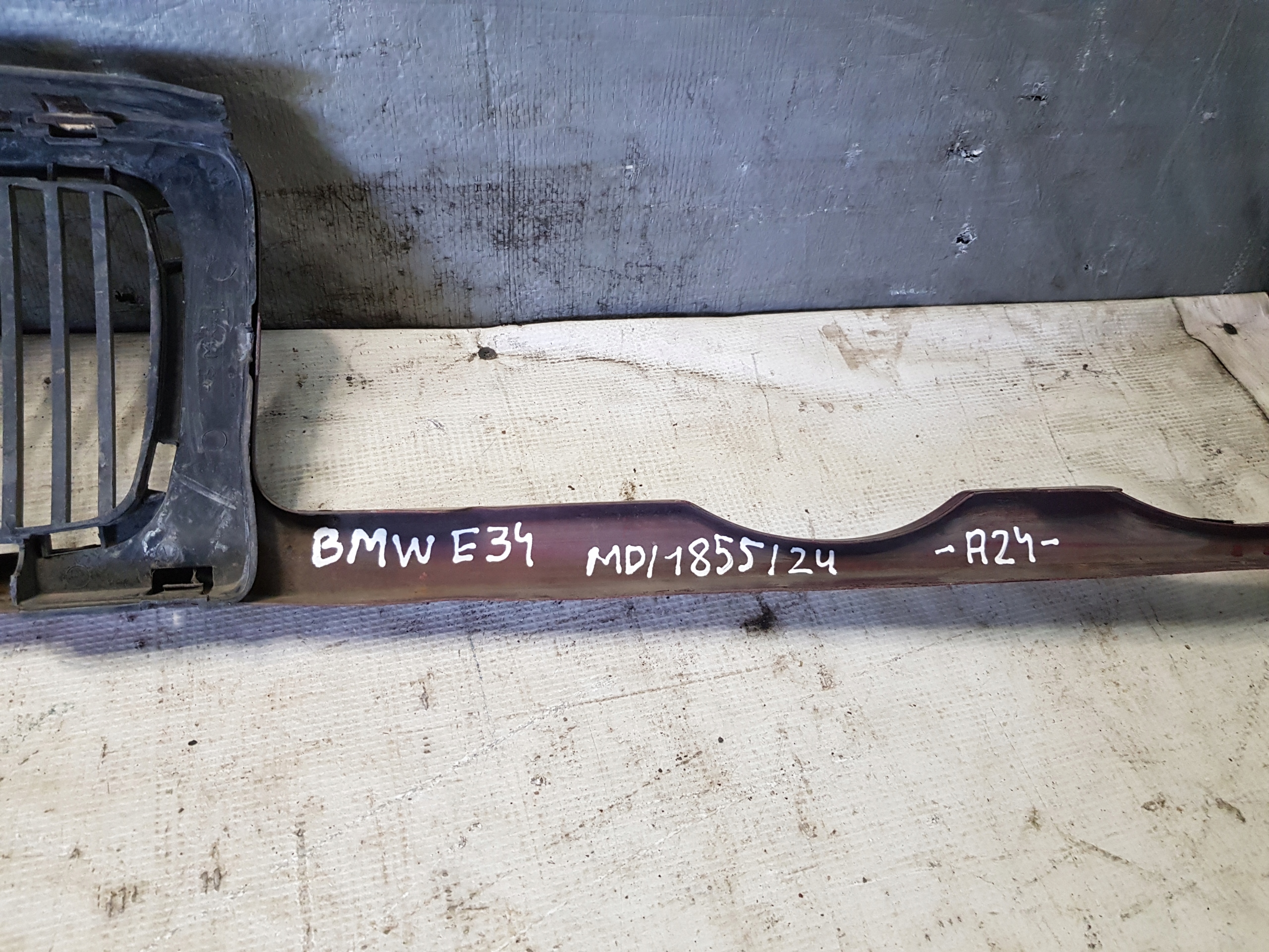 BMW E34 maska maska