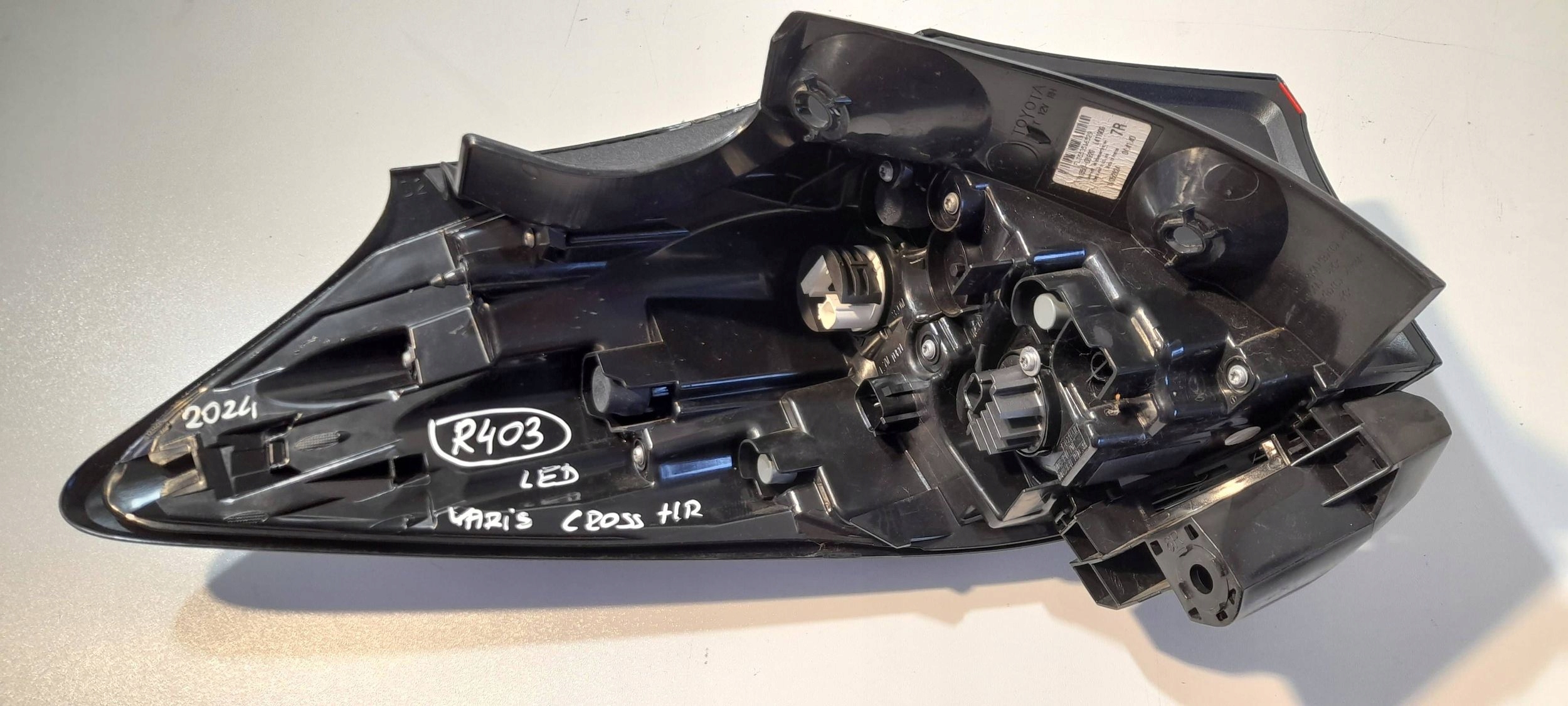 Toyota Yaris Cross light rear right 815500DE20 (R403)