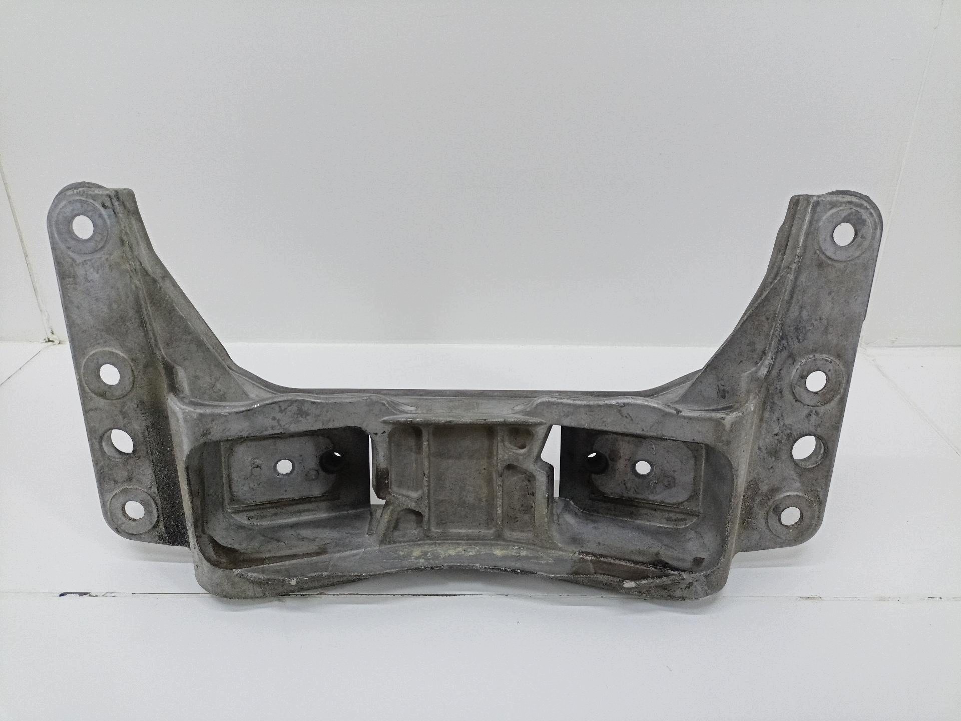 sider wzdluzna below engine BMW 3 E90/E91 E90 2006 6769965-02