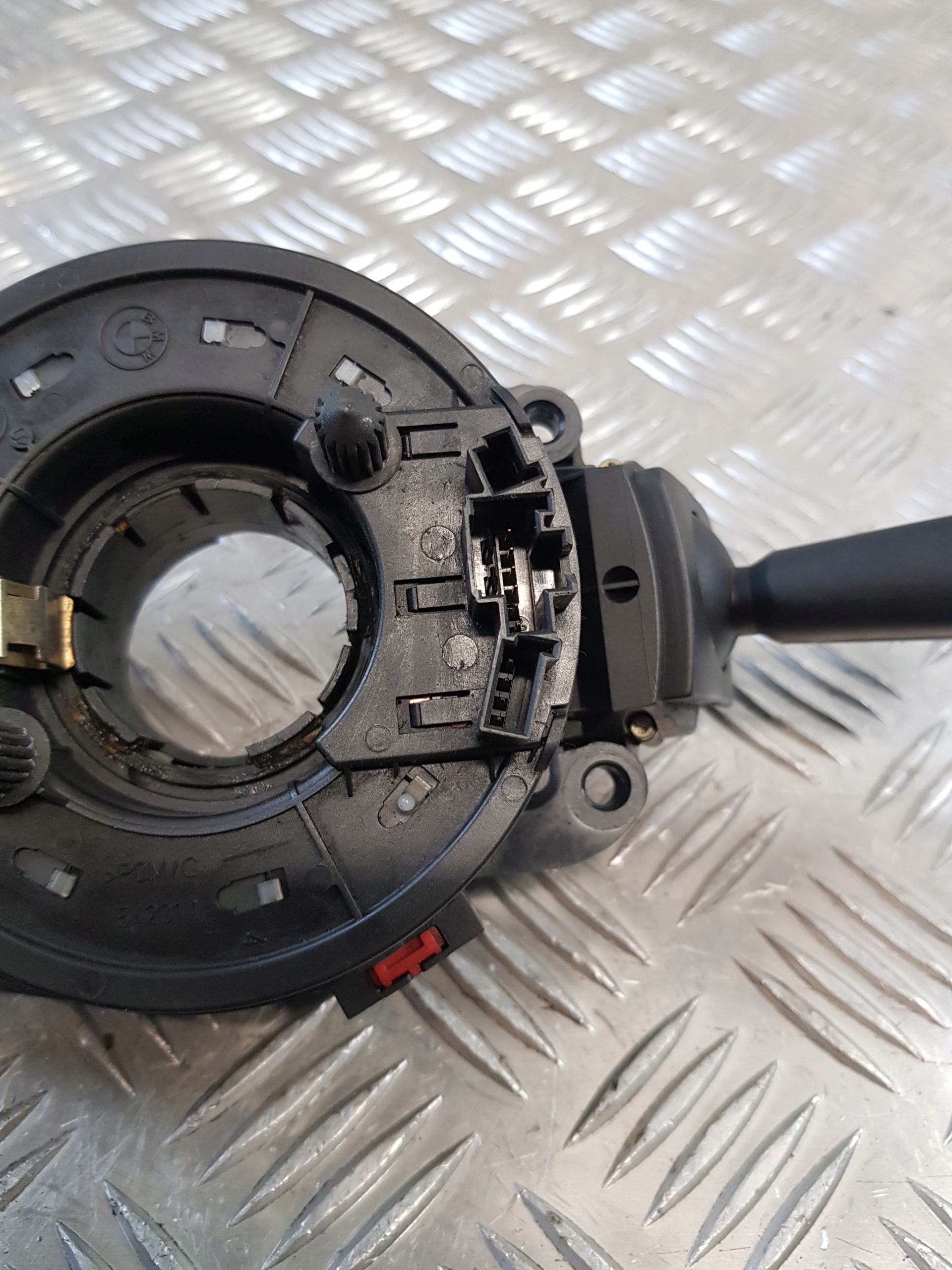 commande levier commodo sous volant anneau airbag 8377488.9 BMW E46 2.0D KOMBI 02R